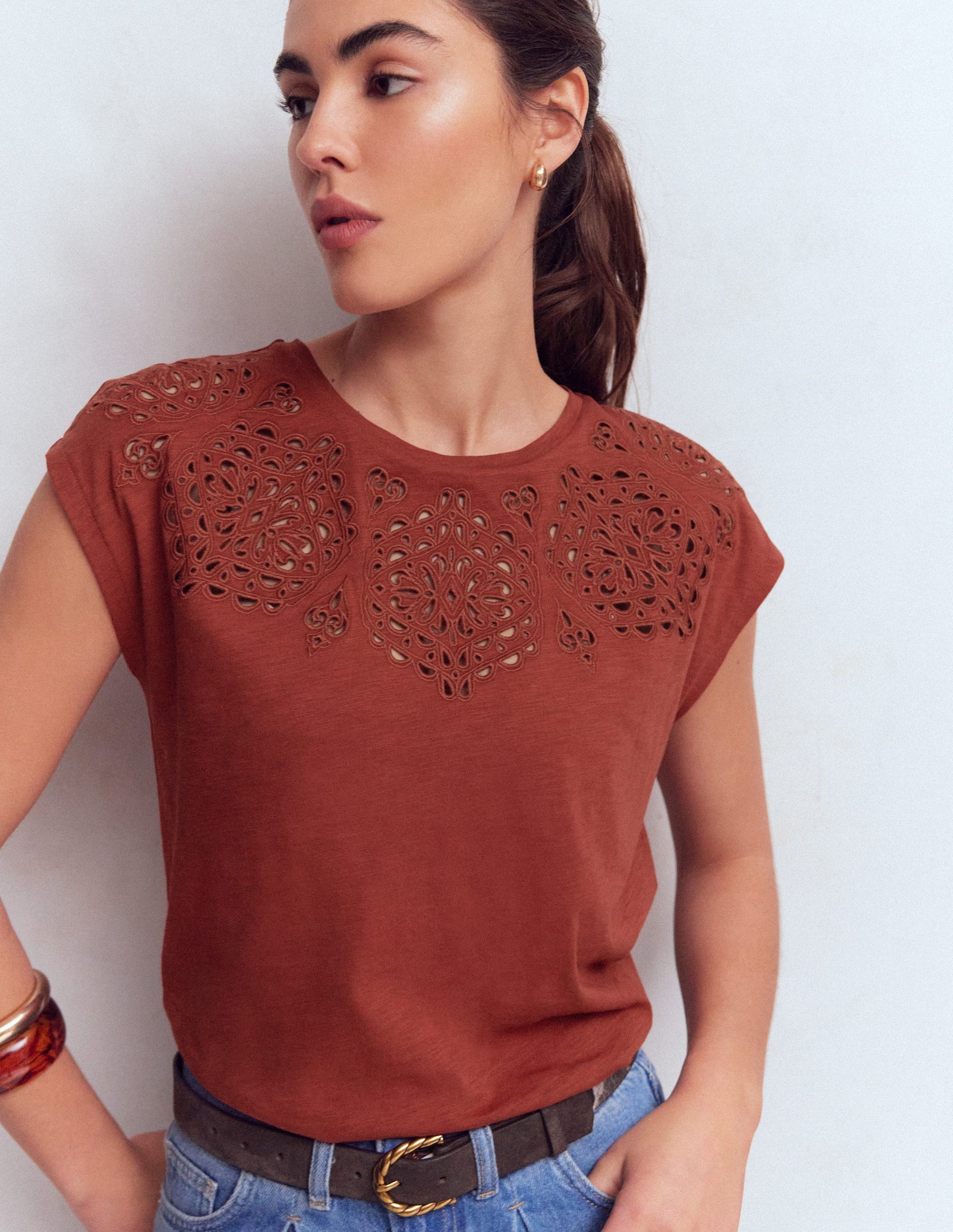 Willow T-Shirt mit Lochstickerei-Braun-Orange-4