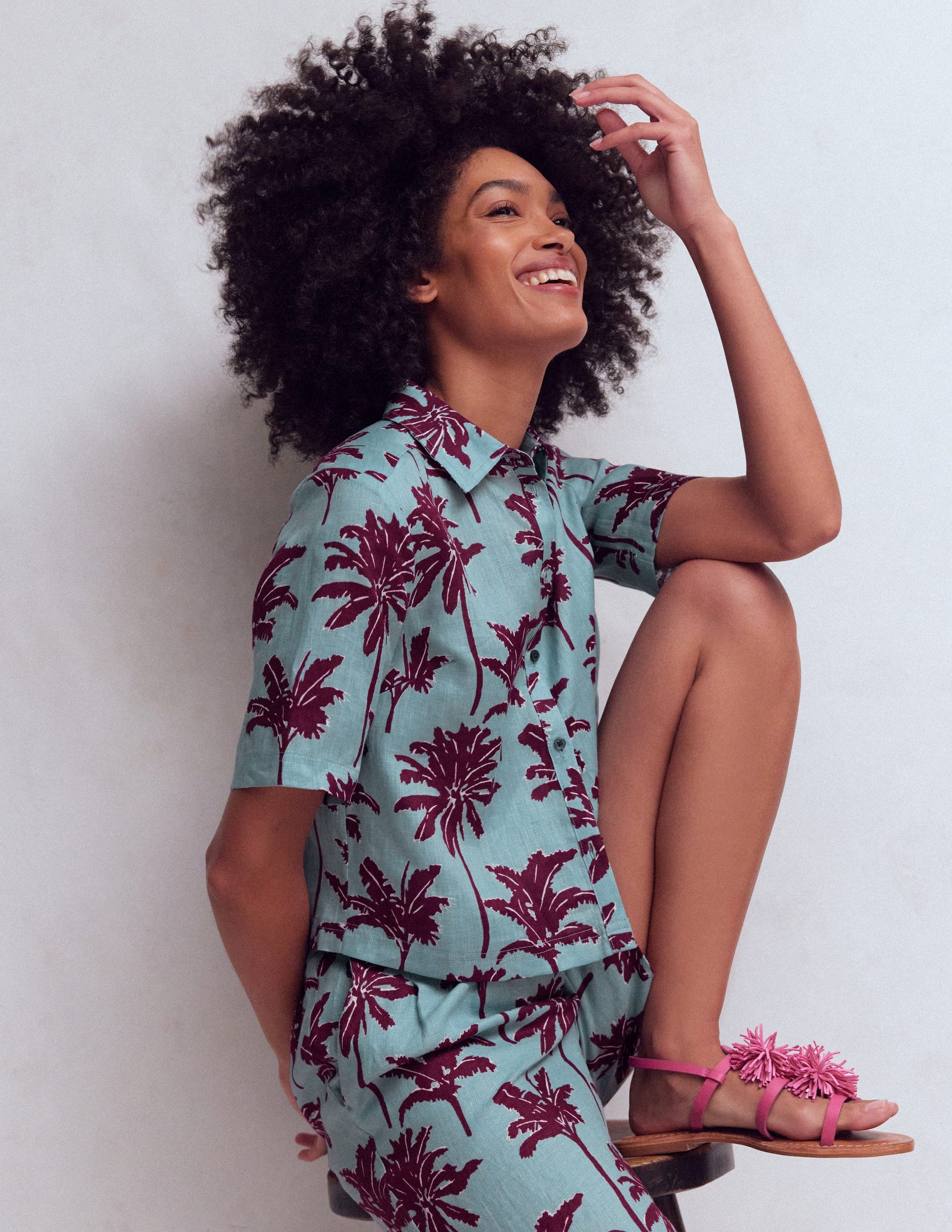 Kurzärmliges Leinenhemd-Turmalinblau, Palmenparadies-2