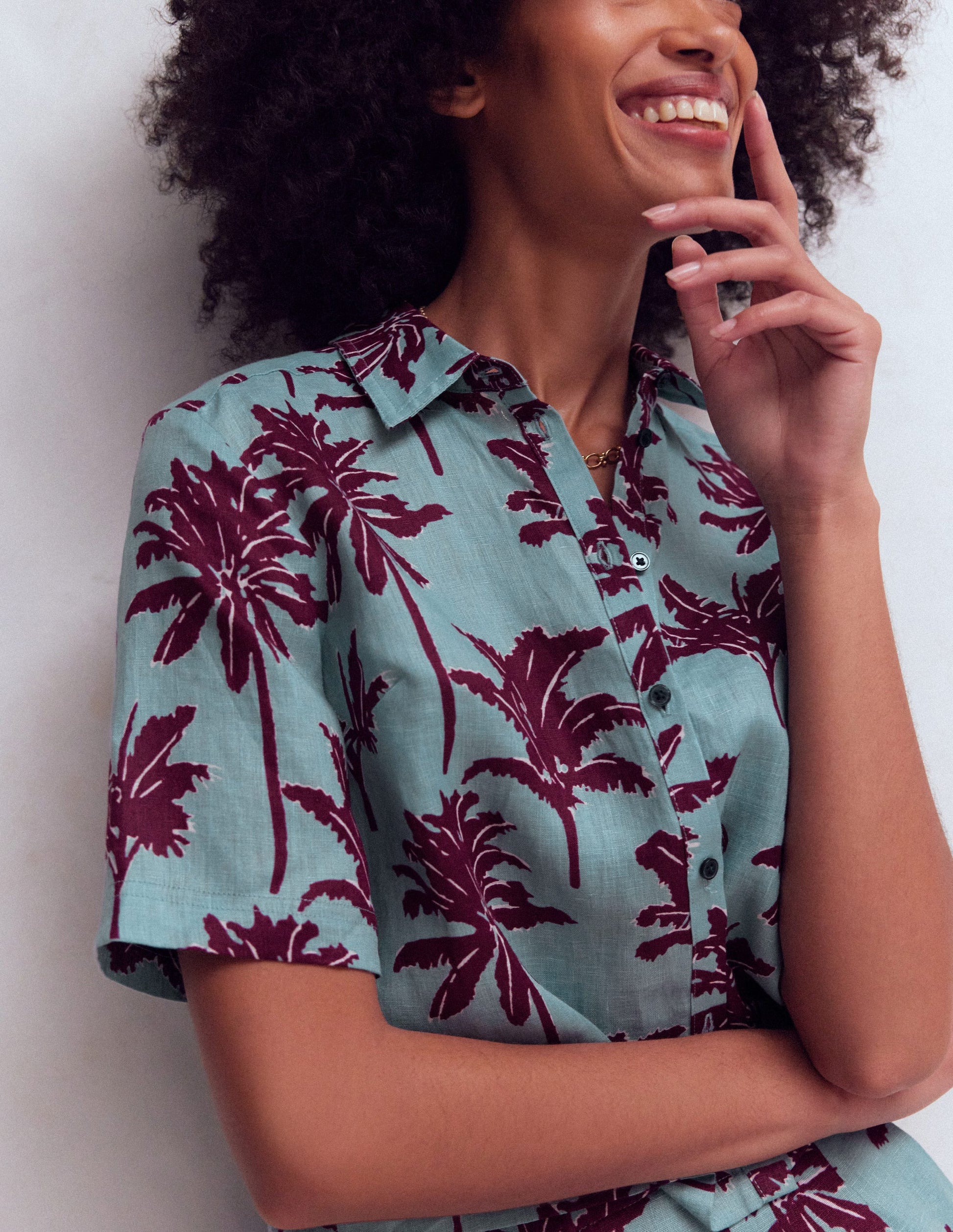Kurzärmliges Leinenhemd-Turmalinblau, Palmenparadies-3