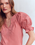 Baumwolloberteil mit bestickter Passe-Vintage-Rosa Bestickt