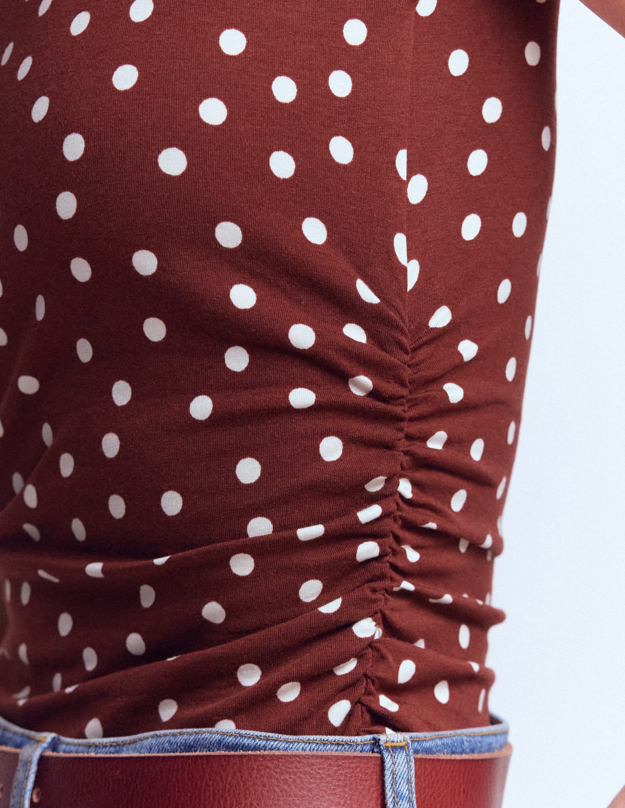 Top froncé Tia sans manches en jersey-Chocolat amer & pois ivoire - Image 2
