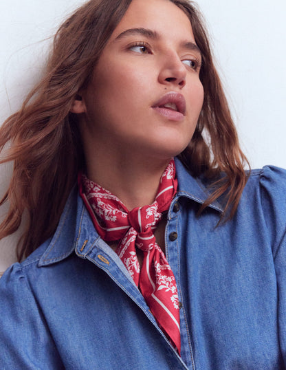 Quadratischer Seidenschal-Rot Dekorative Blüten-2