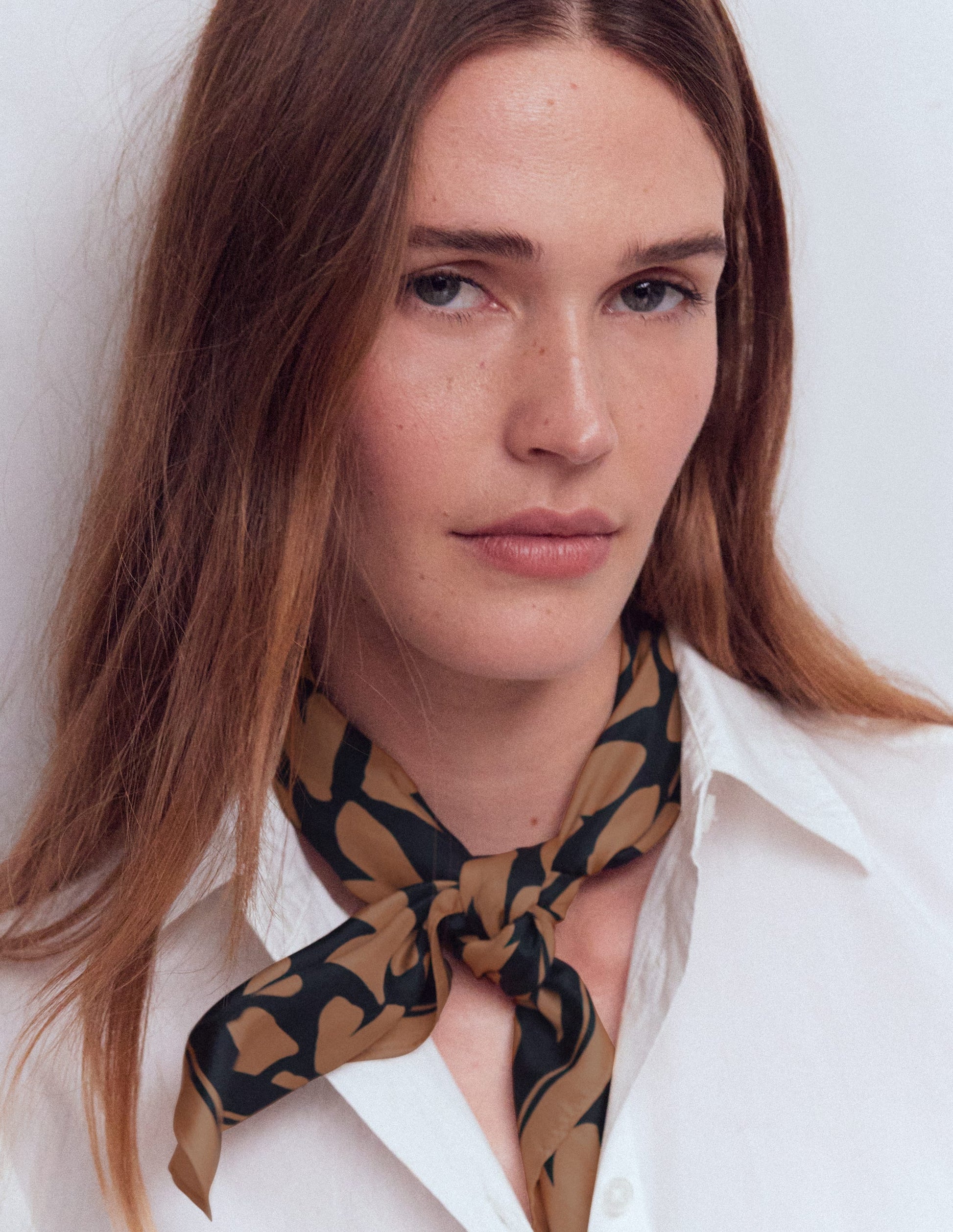 Elisabeth Silk Square Scarf-Heart Scatter-2