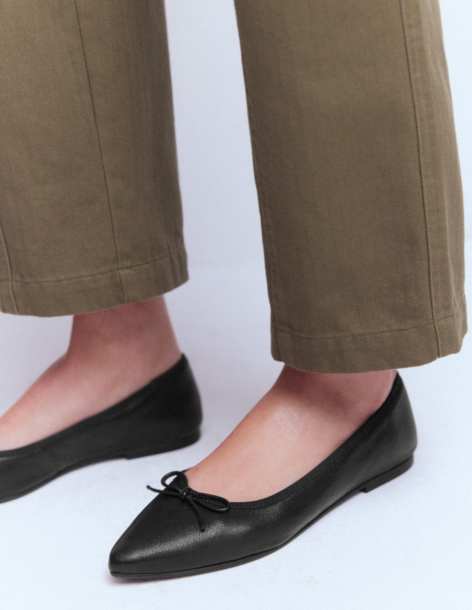 Spitze, flache Schuhe mit flexibler Sohle-Schwarz Gewalktes Leder - Image 2