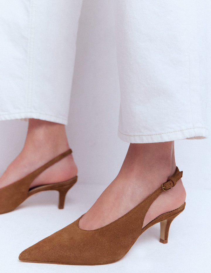 Hochgeschnittene Slingback-Pumps-Hellbraun