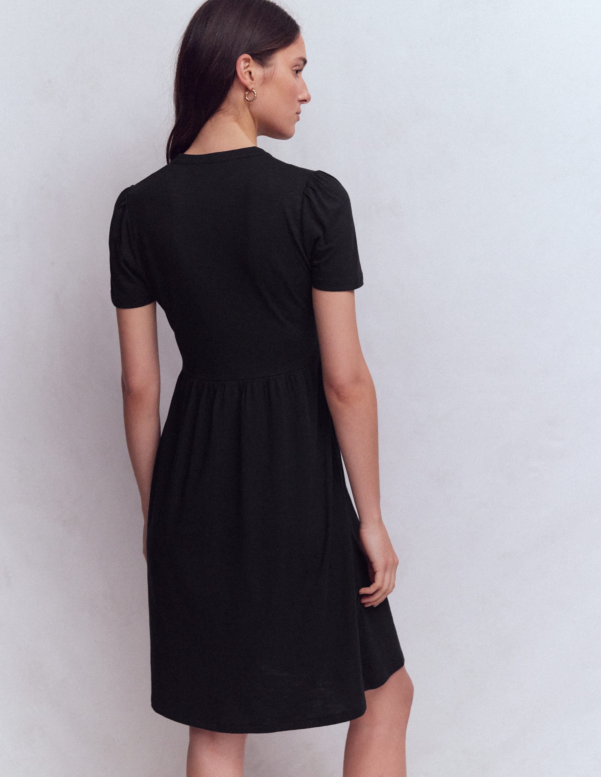 Naomi Kurzärmliges Kleid-Schwarz - Image 3