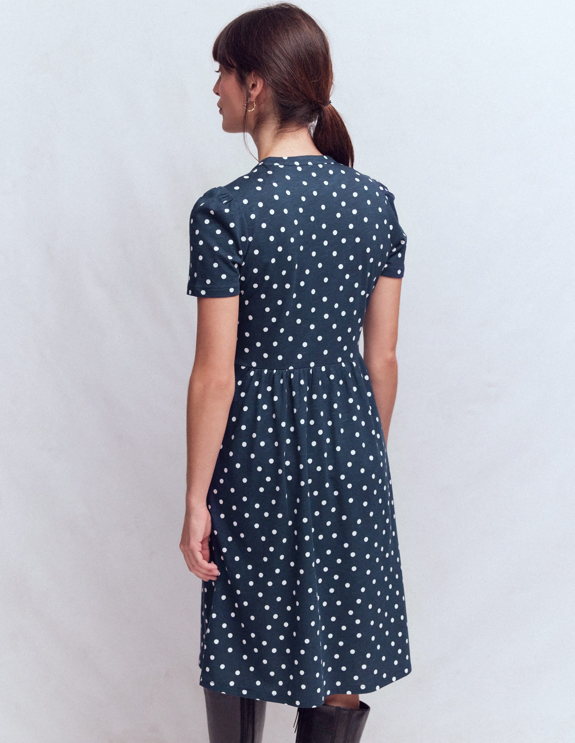 Naomi Kurzärmliges Kleid-Französisches Marineblau, Gemalte Tupfen - Image 3