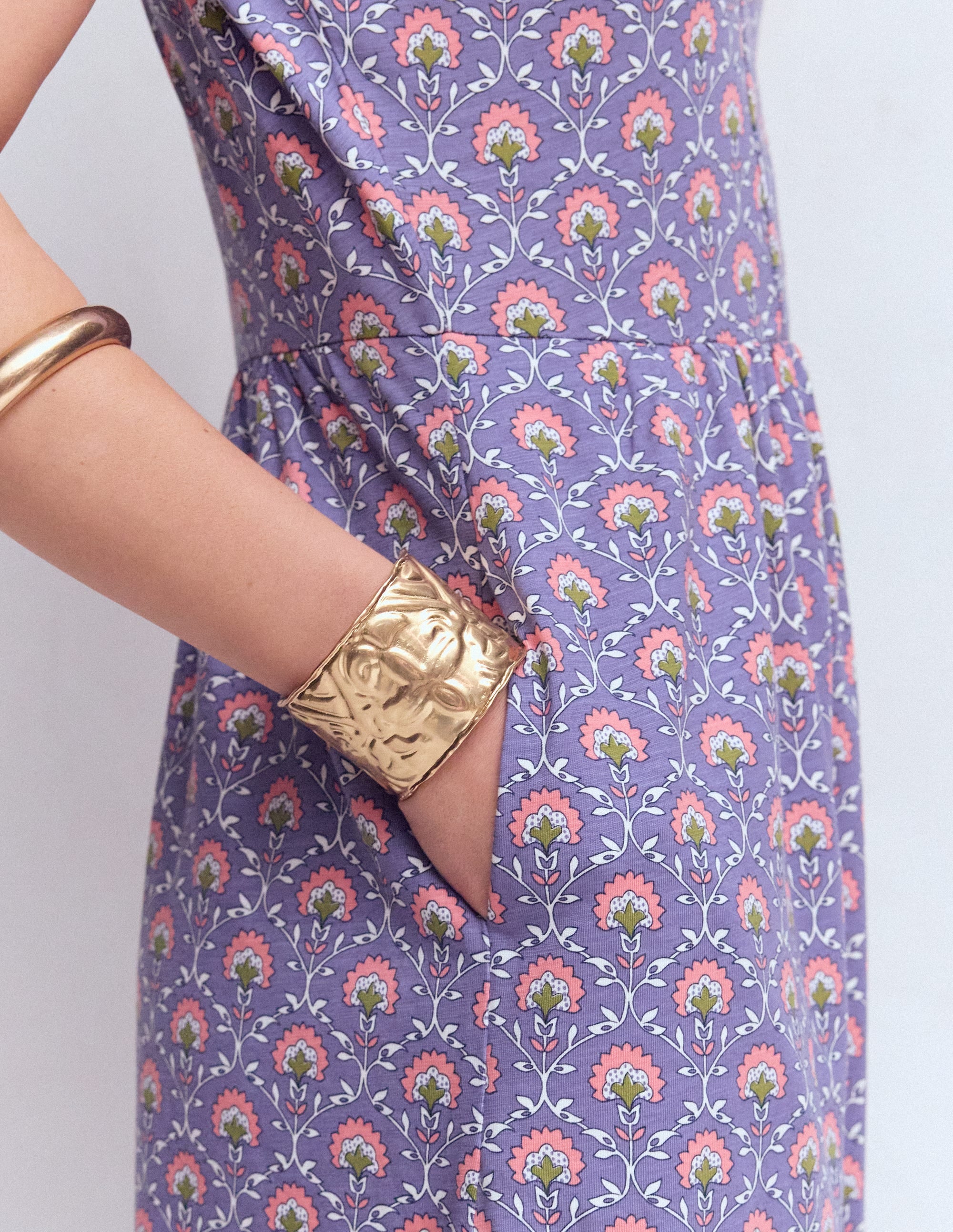 Robe Naomi à manches courtes-Chardon violet, motif Flower Lattice - Image 2