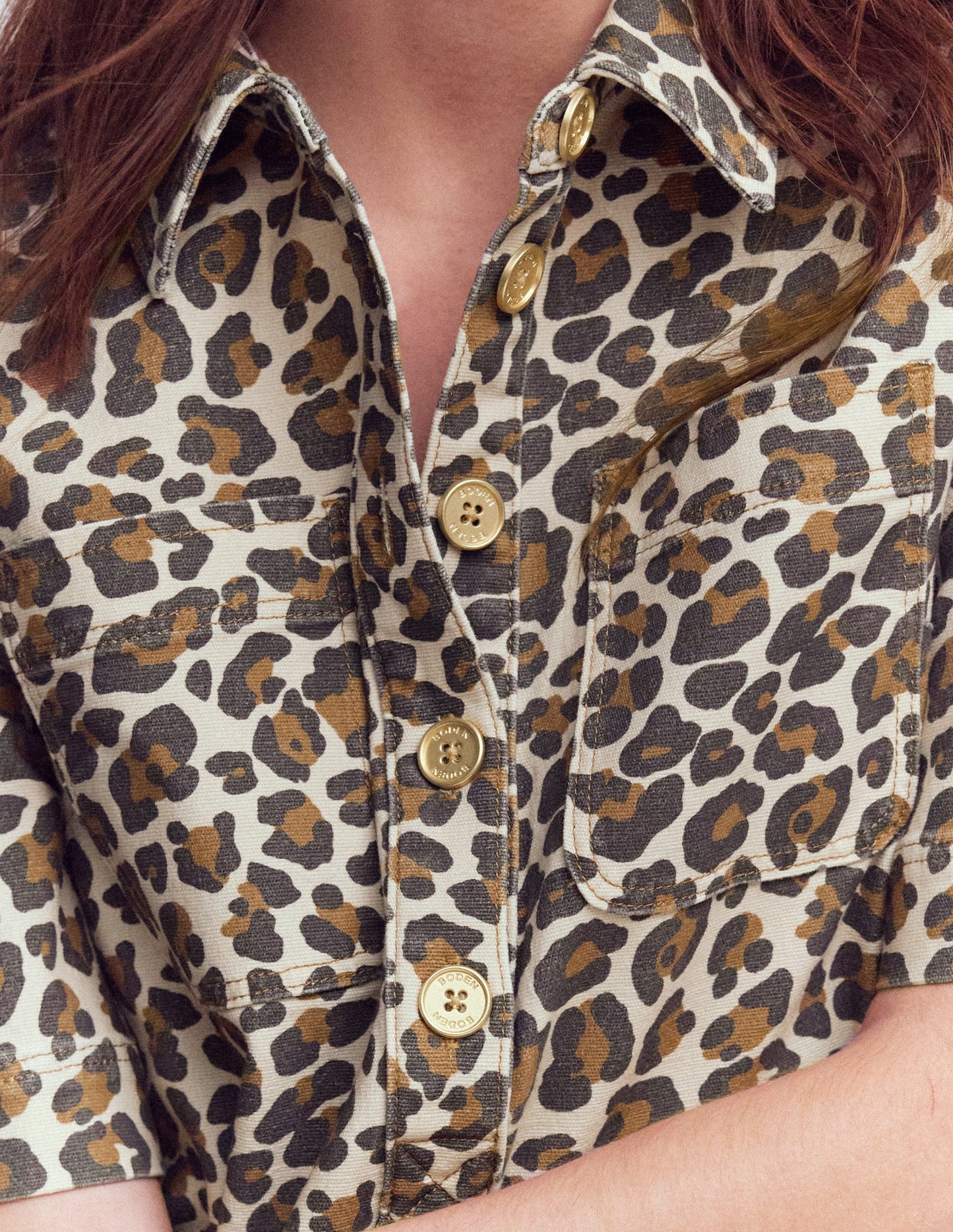 Zia Denim-Etuikleid mit Tasche-Mandelmilch, Gepard-Pop