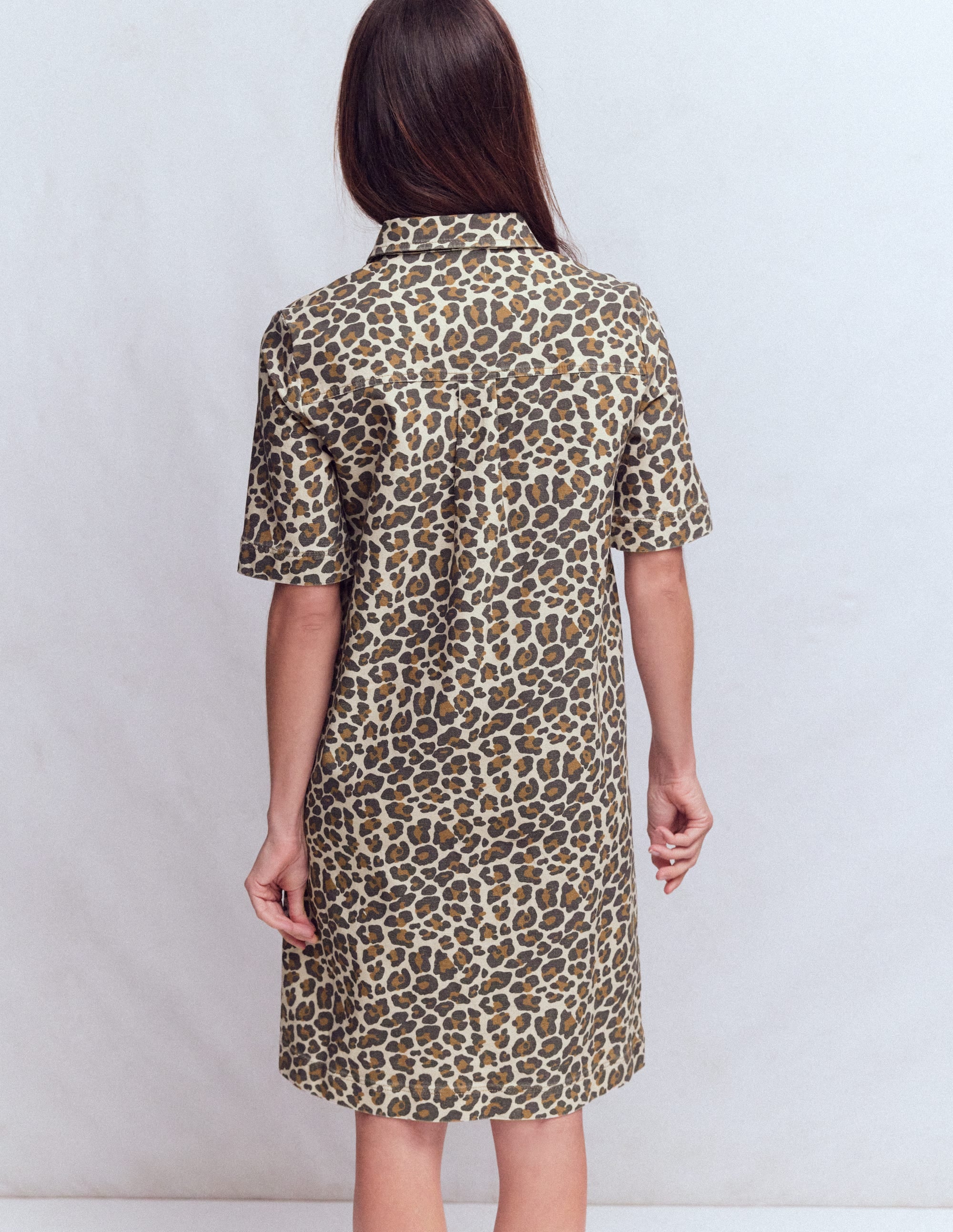 Zia Etuikleid mit Tasche-Mandelmilch, Gepard-Pop - Image 3
