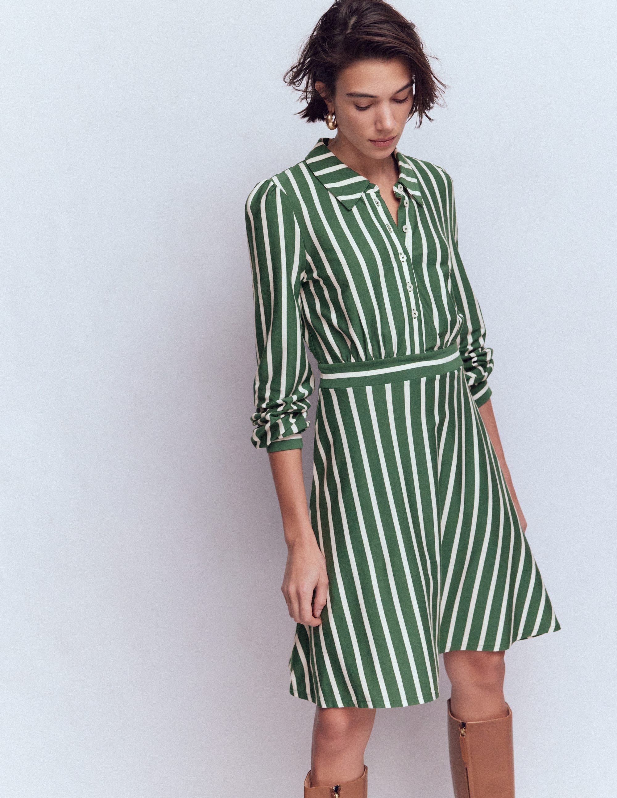 Orla Kurzes Jersey-Hemdblusenkleid-Jägergrün und Naturweiß Streifen - Image 5
