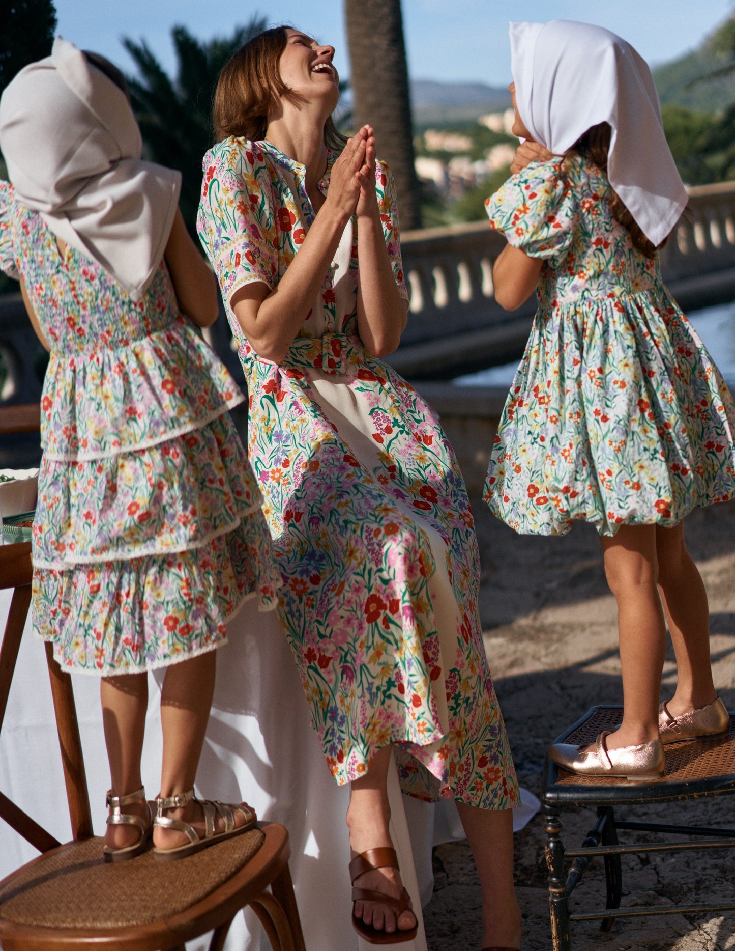 Robe Kate à ceinture et manches bouffantes-Motif Garden ivoire placé