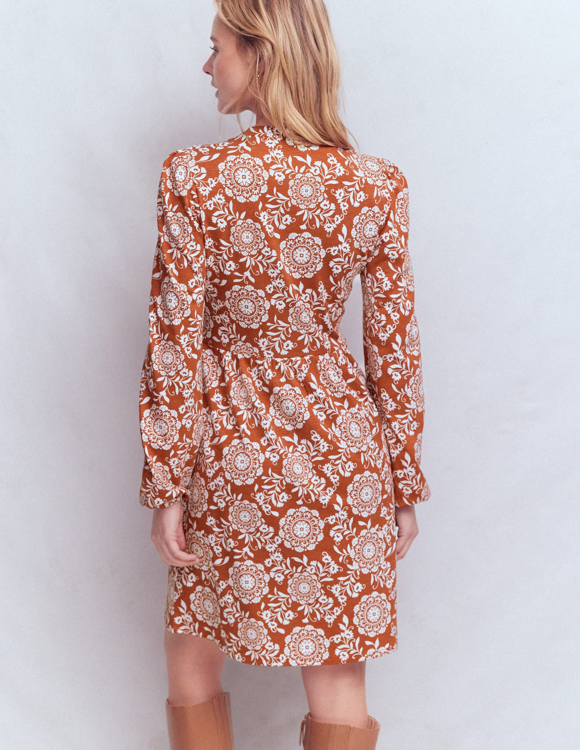 Robe courte Amy en jersey-Marron, motif Decorative Blossom - Image 3