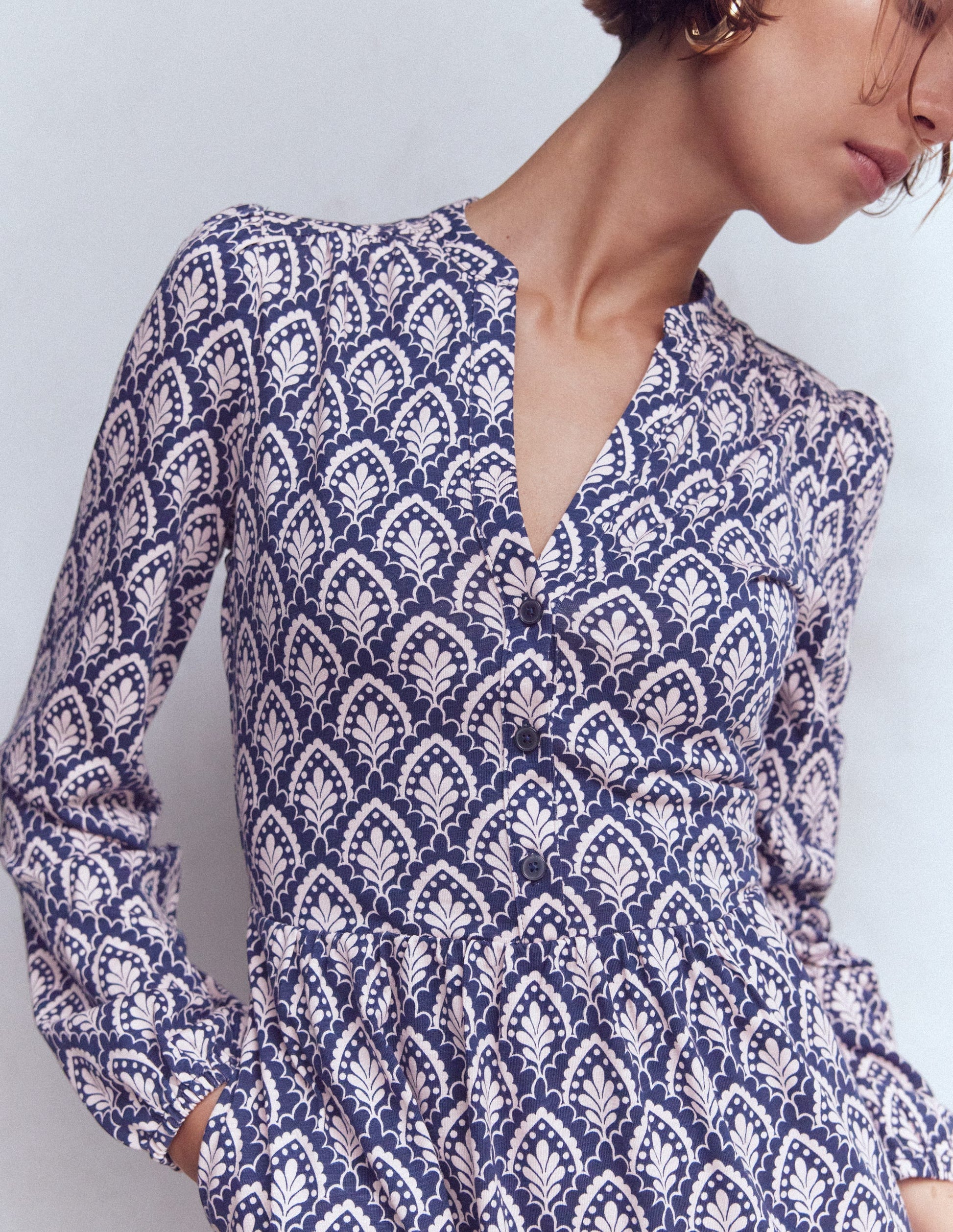 Amy Kurzes Jerseykleid-Französisches Marineblau, Blumenterrasse-2