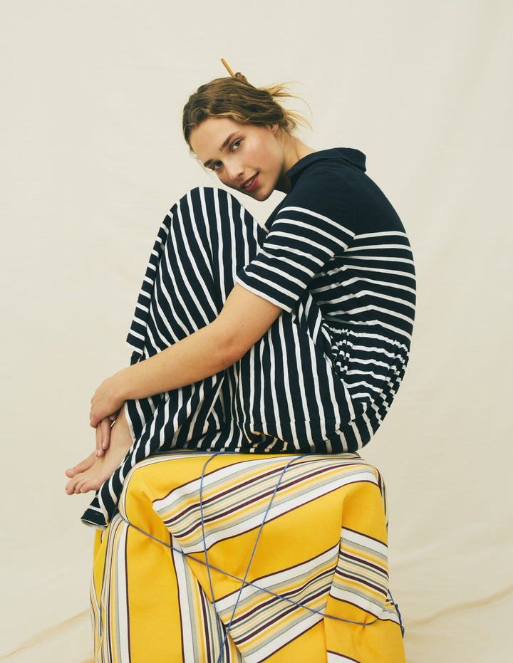 Aria Jerseykleid mit Kragen-Marineblau, Naturweiß Gestreift