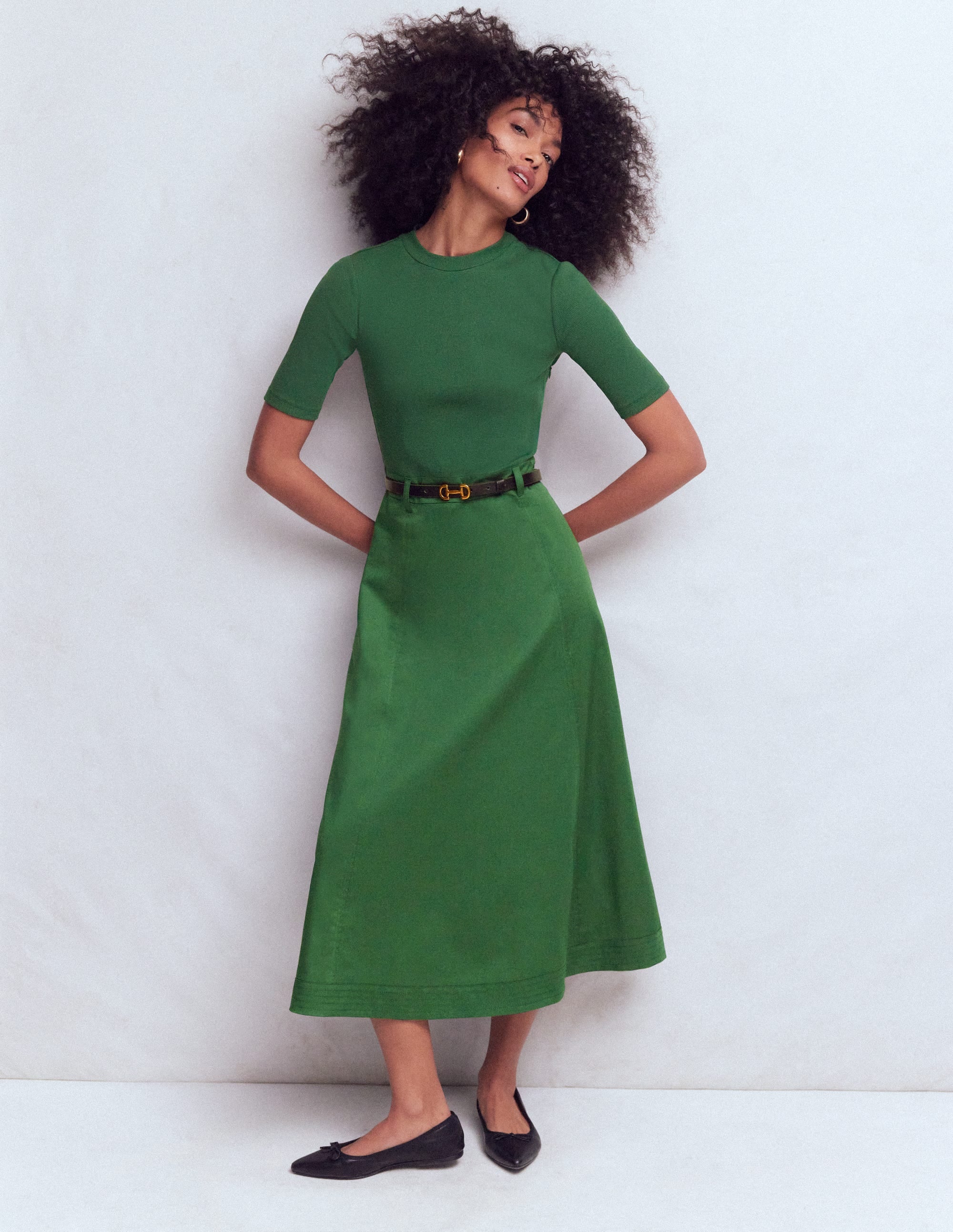 Kleid aus Materialmix mit Rundhalsausschnitt-Promenadengrün - Image 4