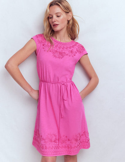 Kurzes Jerseykleid mit Cutwork-Passionsblume-4