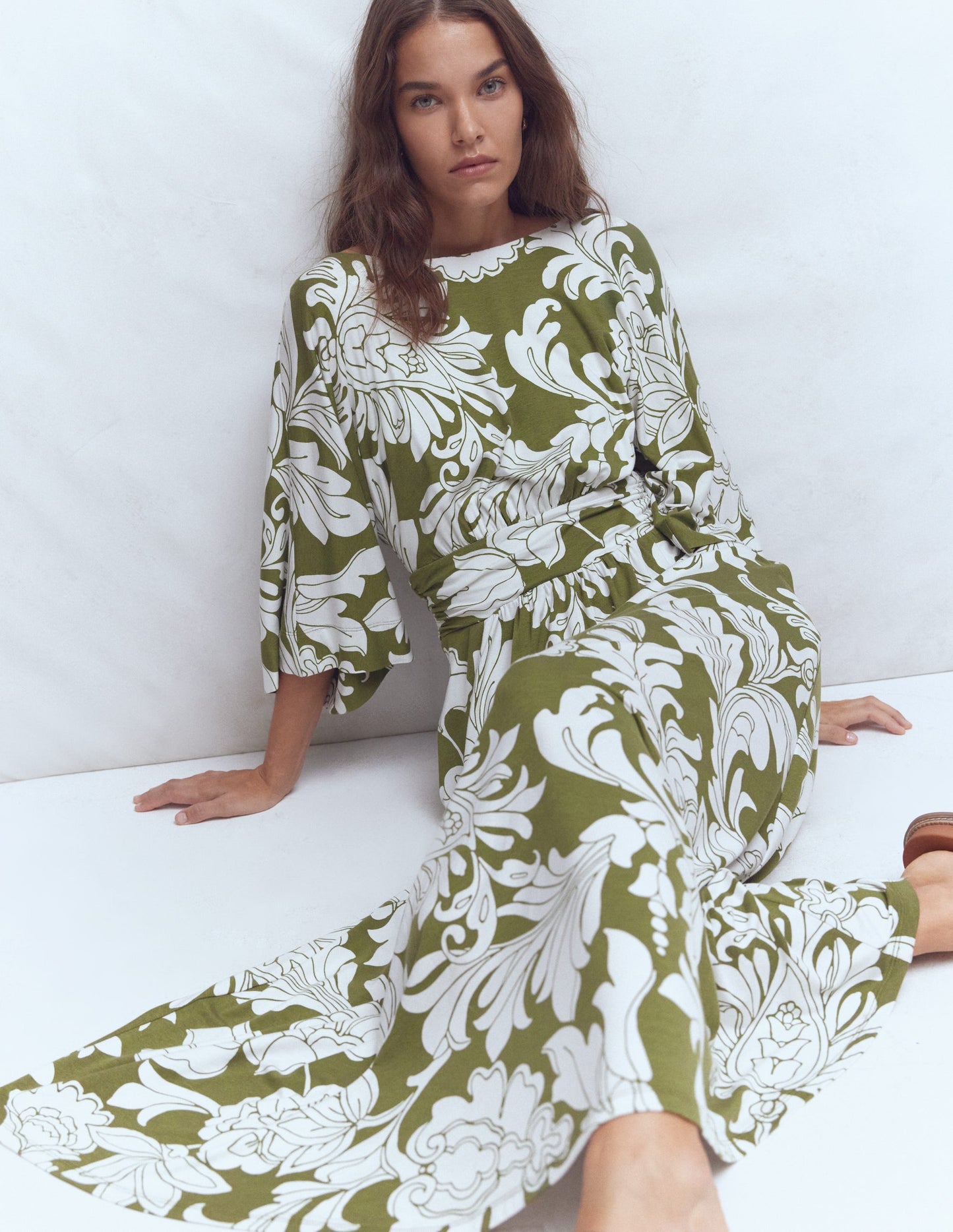 Imelda Jersey-Kimonokleid-Olivgrün, Botanisches Muster