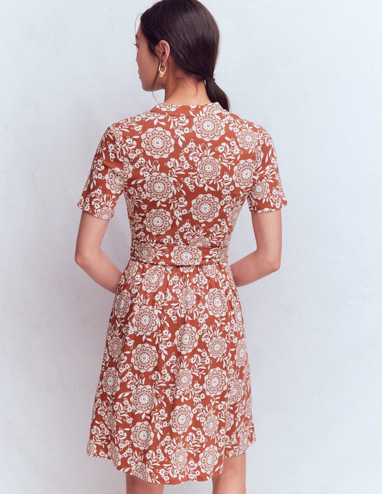 Daisy Ausgestelltes Jerseykleid-Kastanienbraun, Blüten