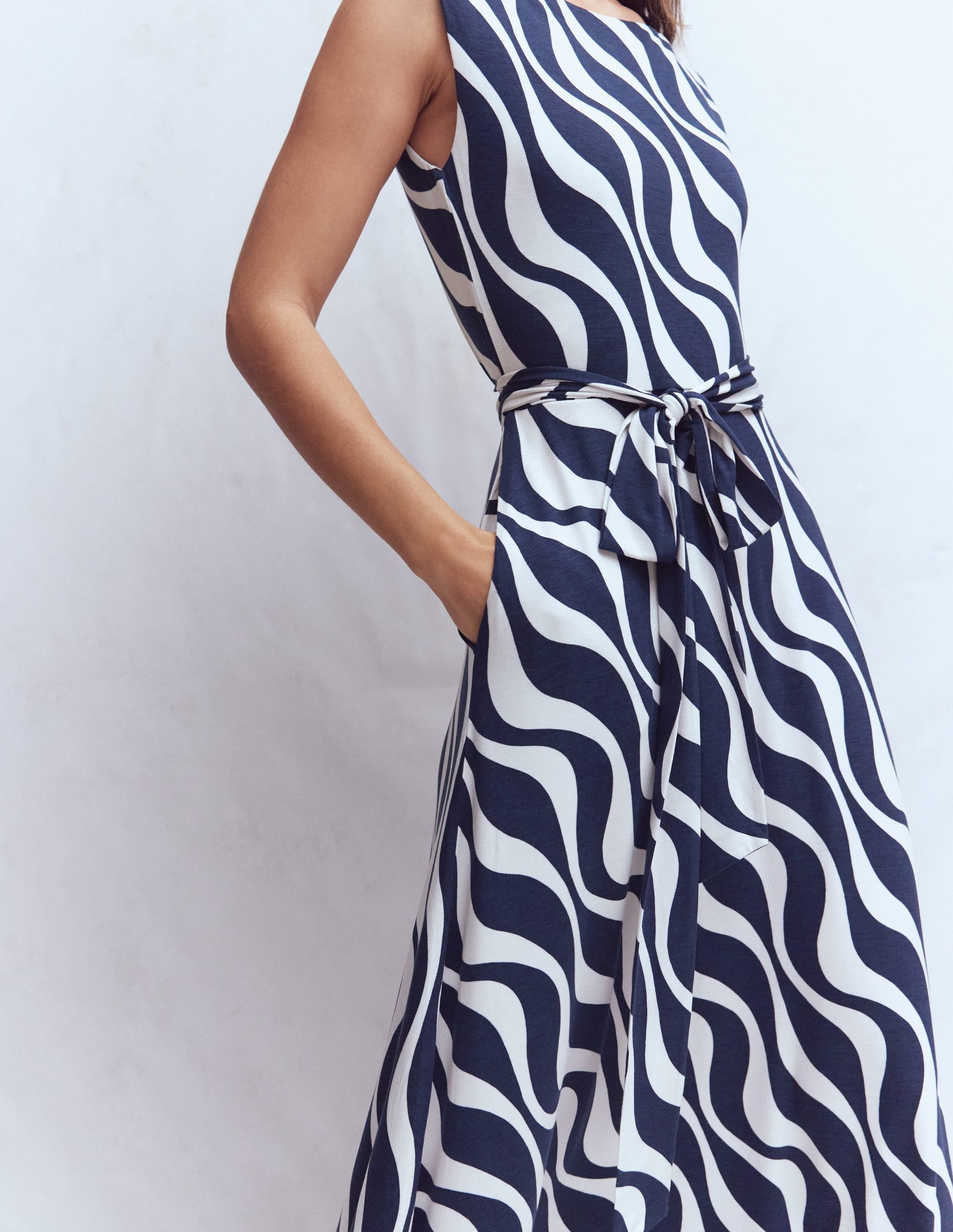 Tamsin Jersey-Midikleid-Französisches Marineblau, Rhythmische Welle - Image 2