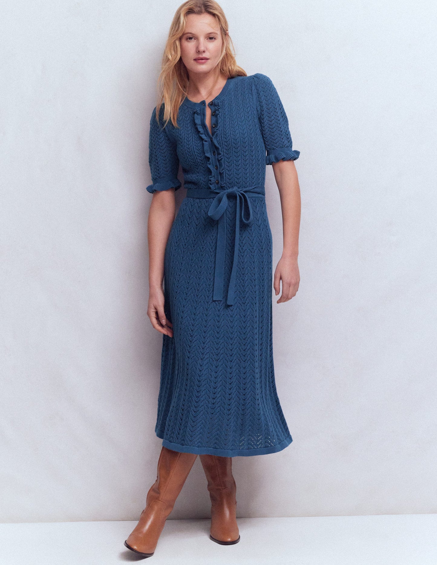 Henley-Strickkleid mit Rüschen-Denim-Blau