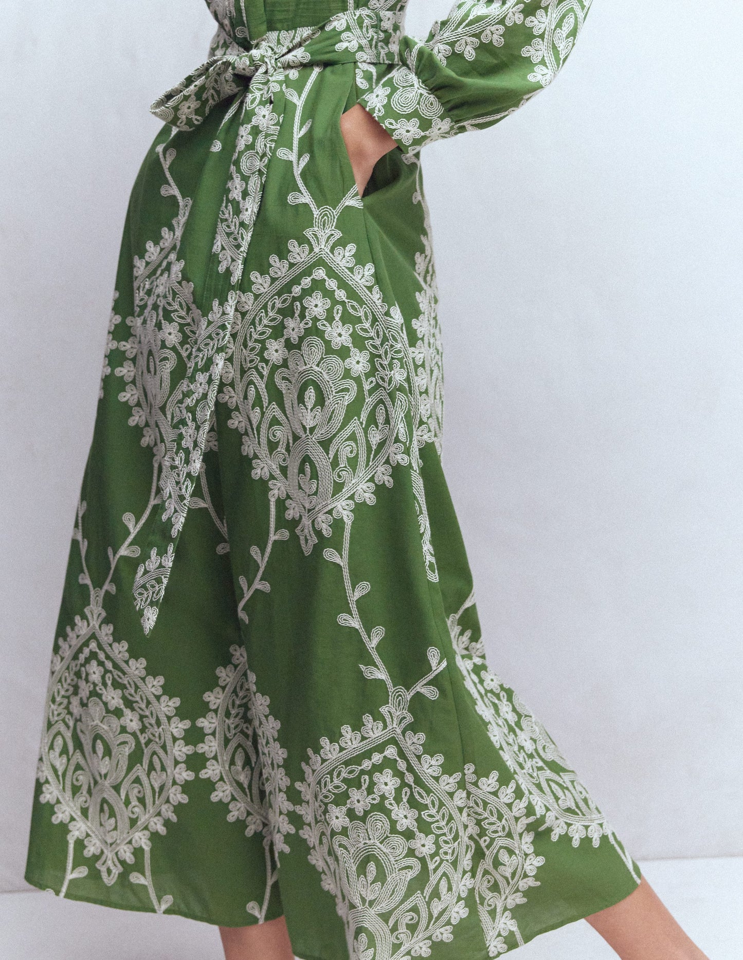 Ava Baumwoll-Midikleid-Grün Lochstickerei