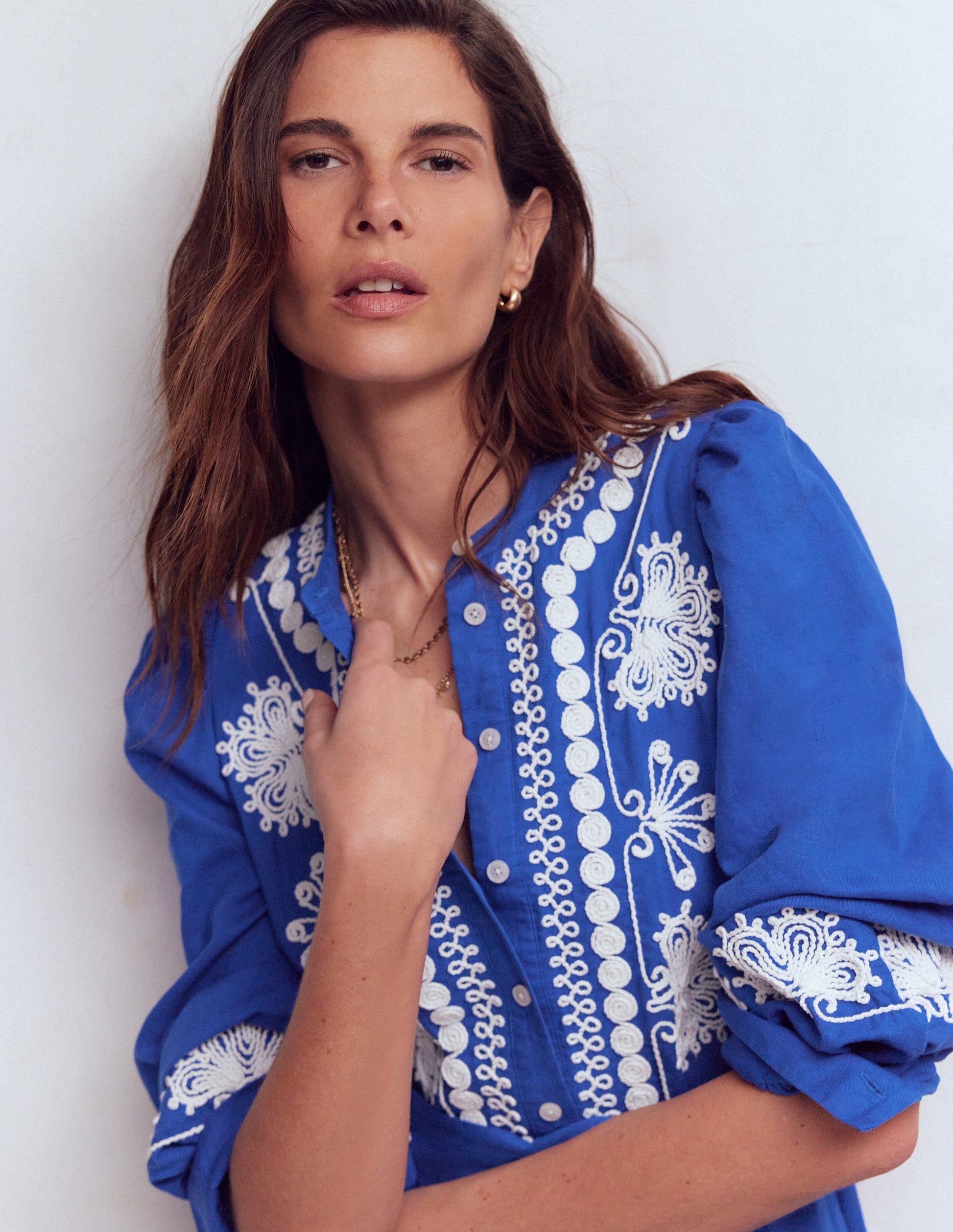 Robe midi Ava en lin mélangé-Broderie bleue-2