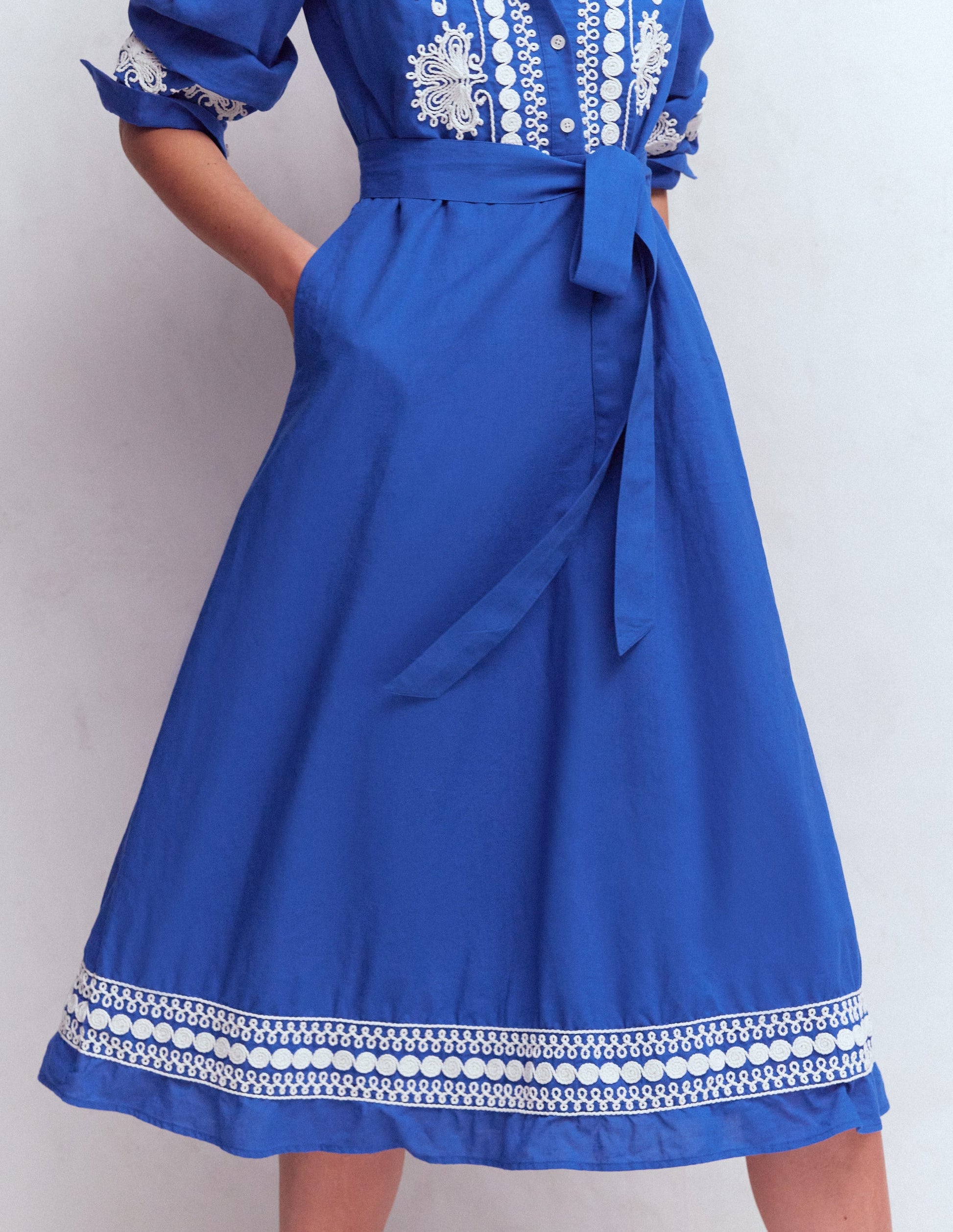 Robe midi Ava en lin mélangé-Broderie bleue-4