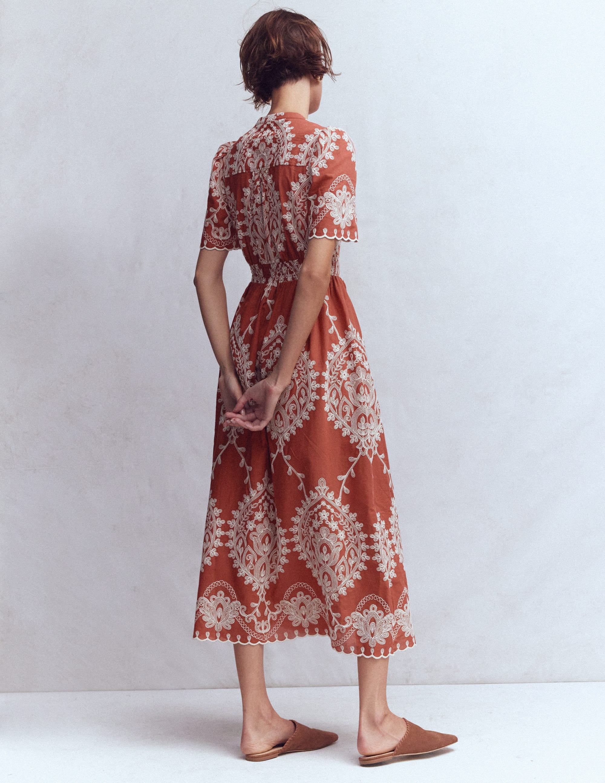 Ivy Baumwoll-Midikleid mit Knopfleiste-Rostrot Stickerei - Image 3