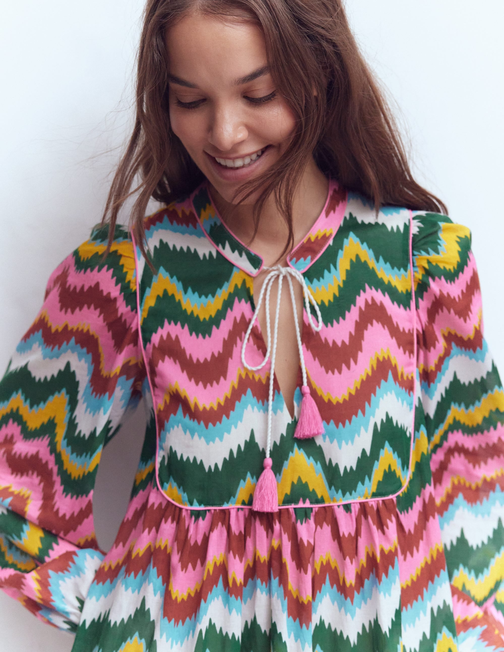 Boho-Kaftan mit Bindeband am Ausschnitt-Bunt, Zickzack-Welle - Image 2