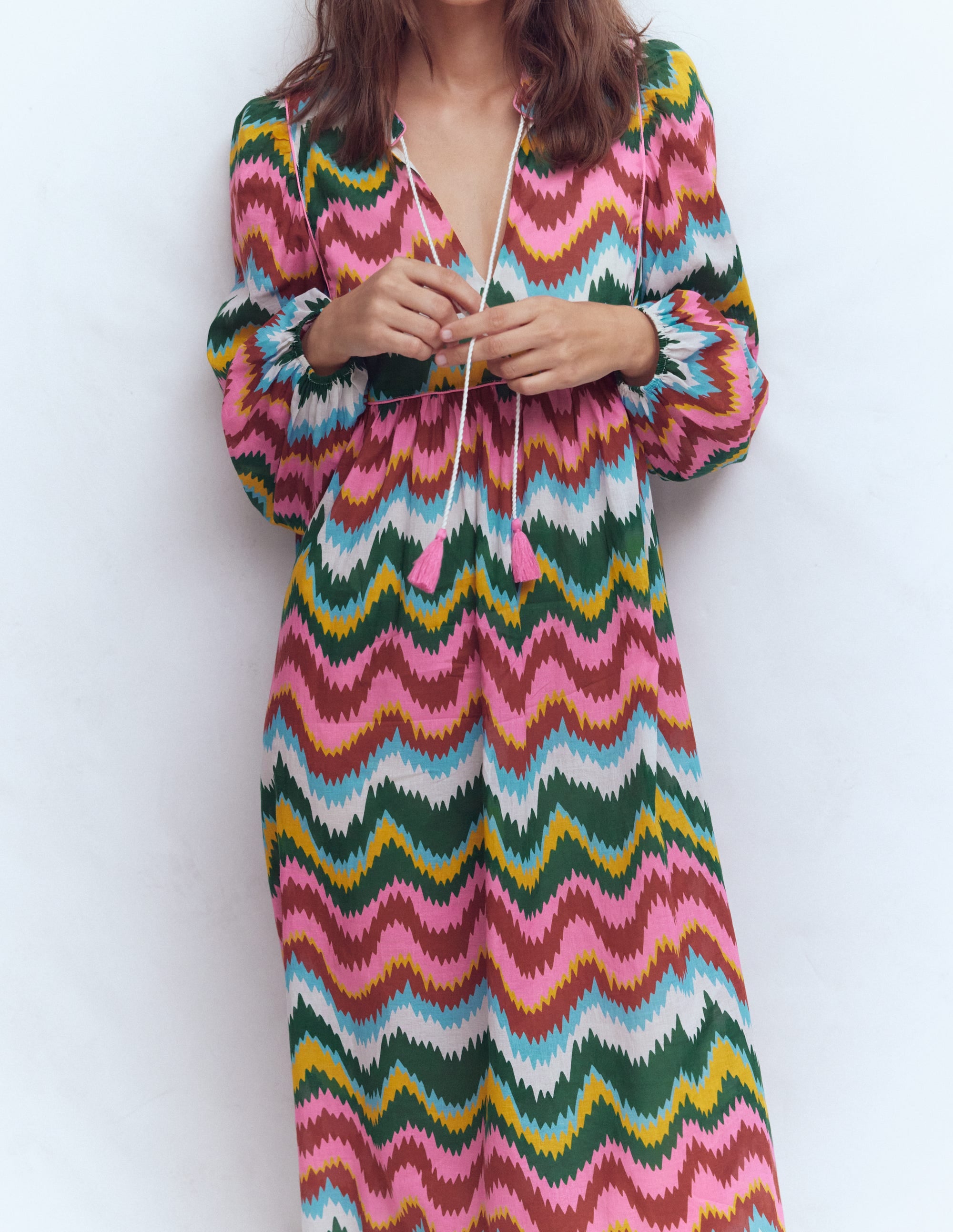 Boho-Kaftan mit Bindeband am Ausschnitt-Bunt, Zickzack-Welle - Image 4