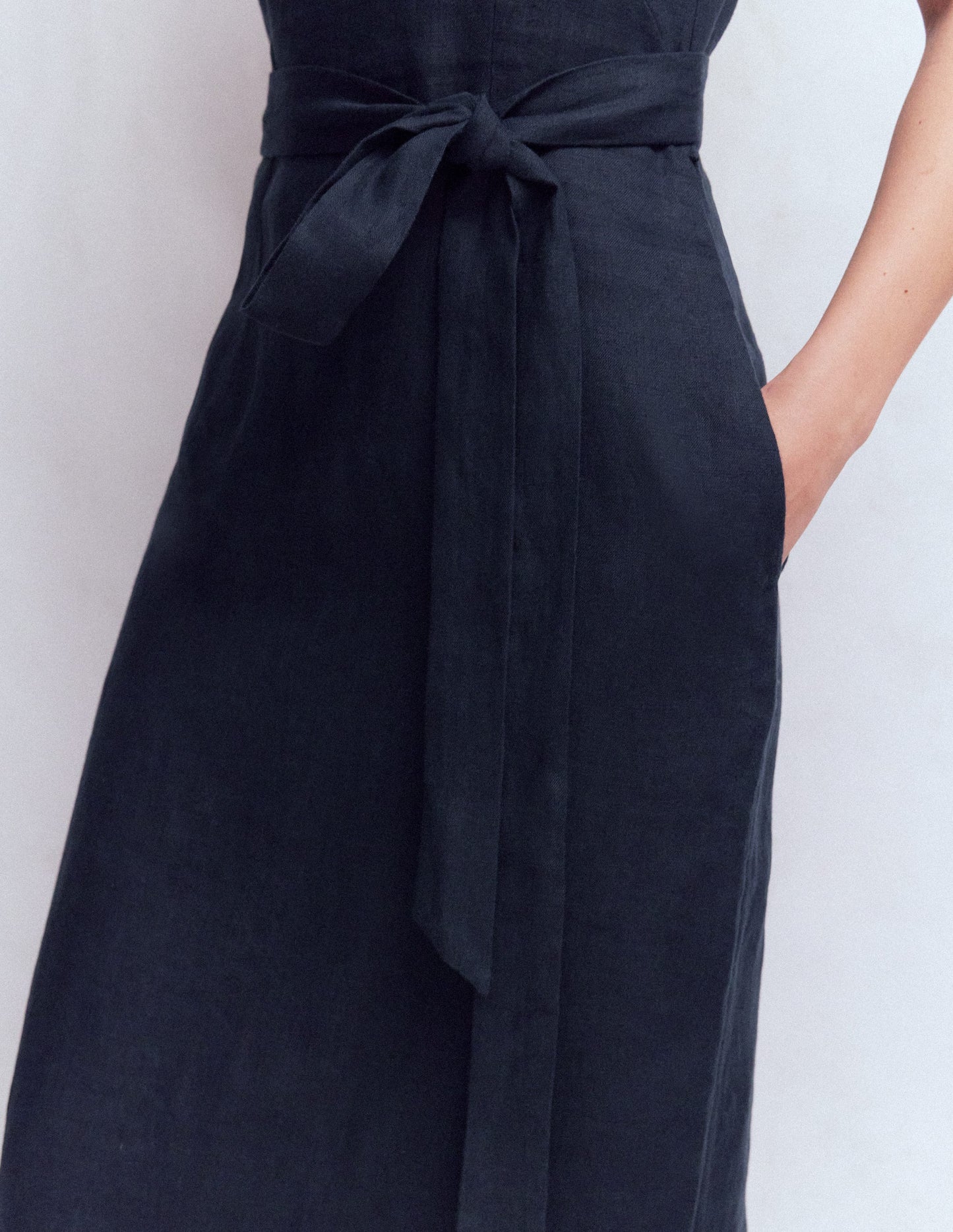 Rosa Neckholder-Midikleid aus Leinen-Marineblau