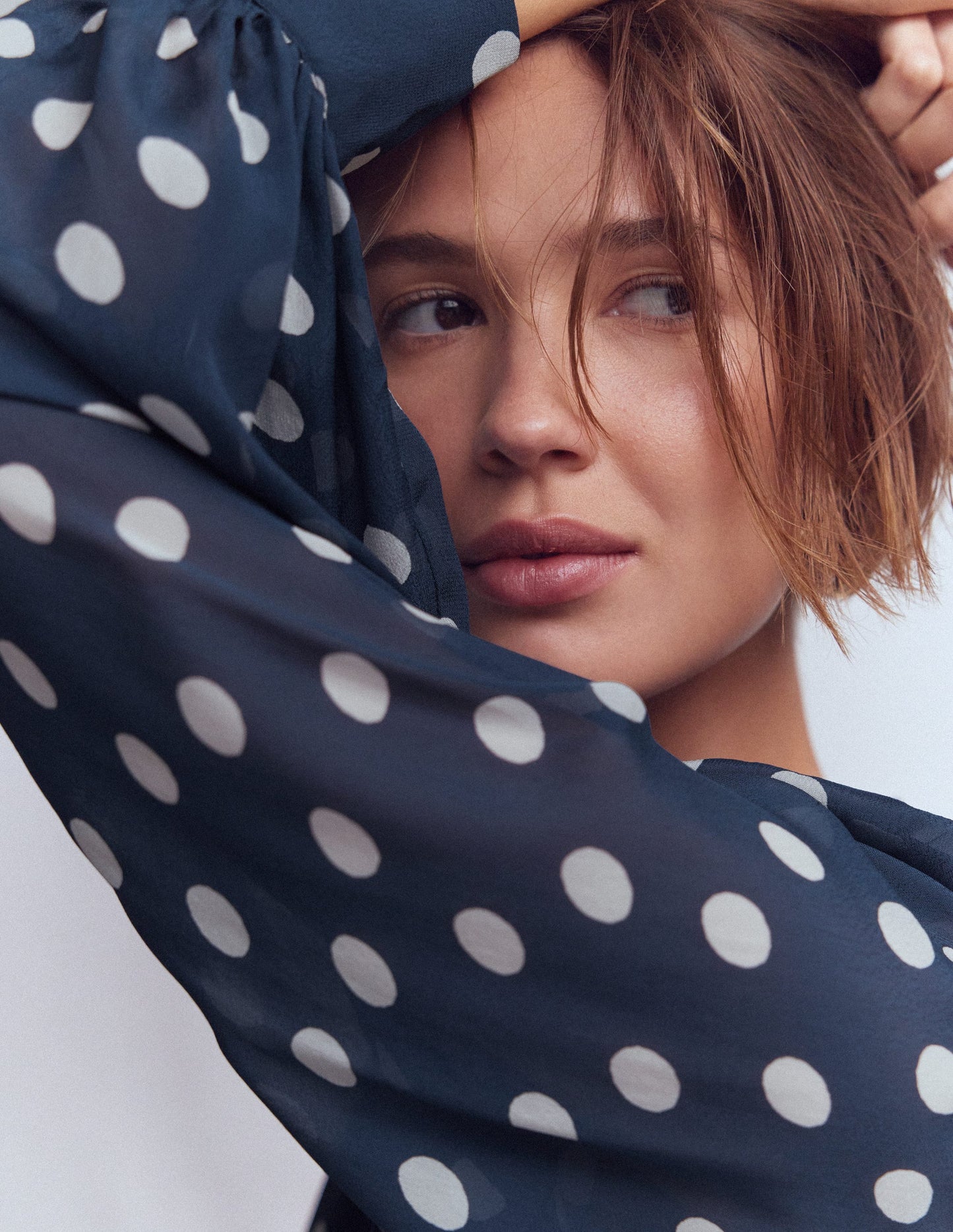 Hochgeschlossenes Kleid für besondere Anlässe-Französisches Marineblau/Naturweiße Punkte