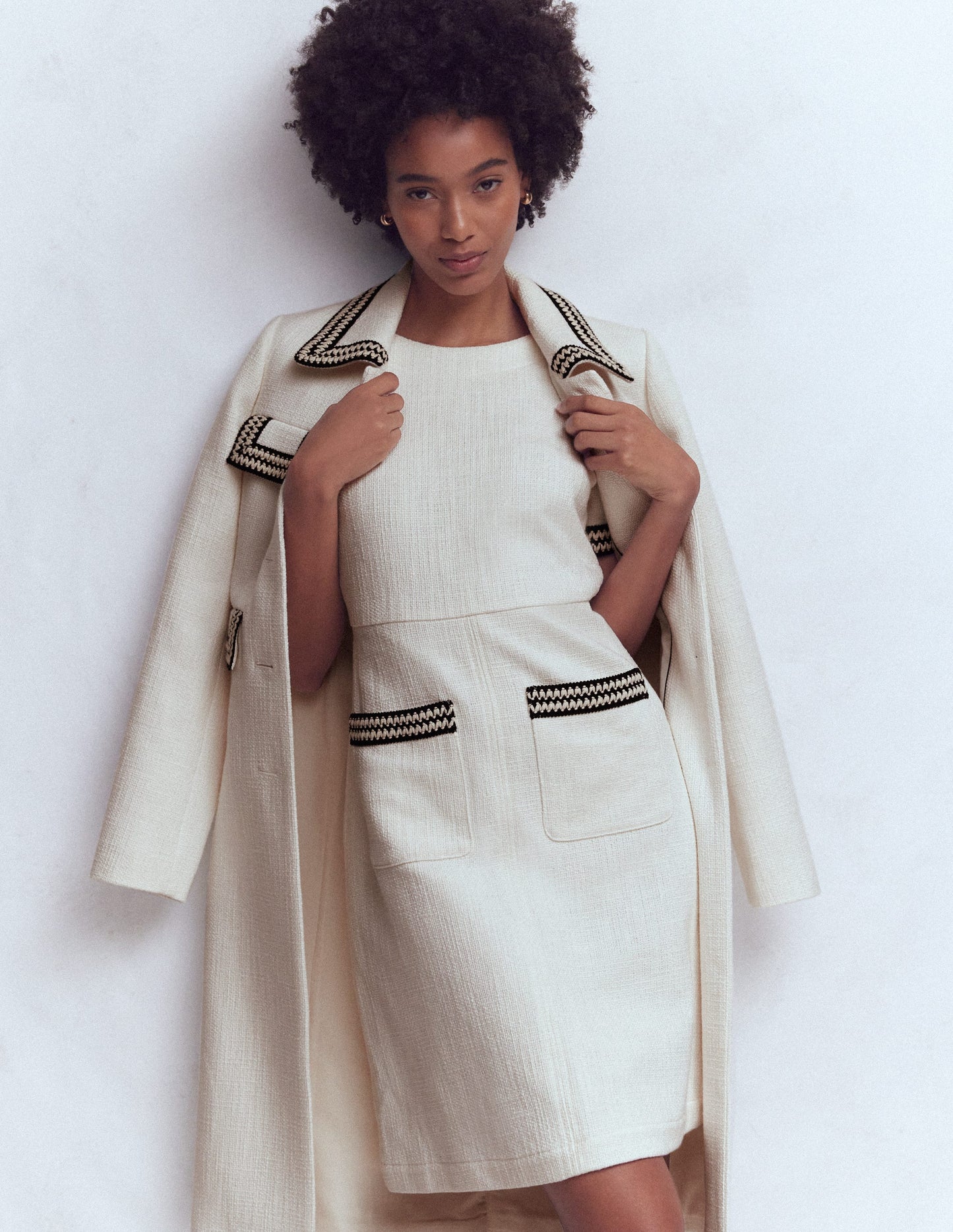 Robe courte trapèze à détails-Ivoire