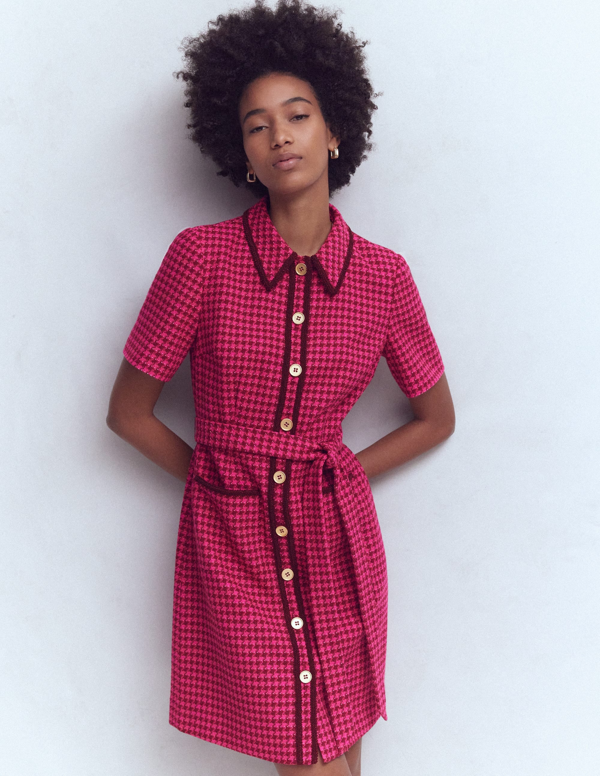 Loren Kurzes Kleid mit Besatz-Rot und Rosa Hahnentrittmuster - Image 1