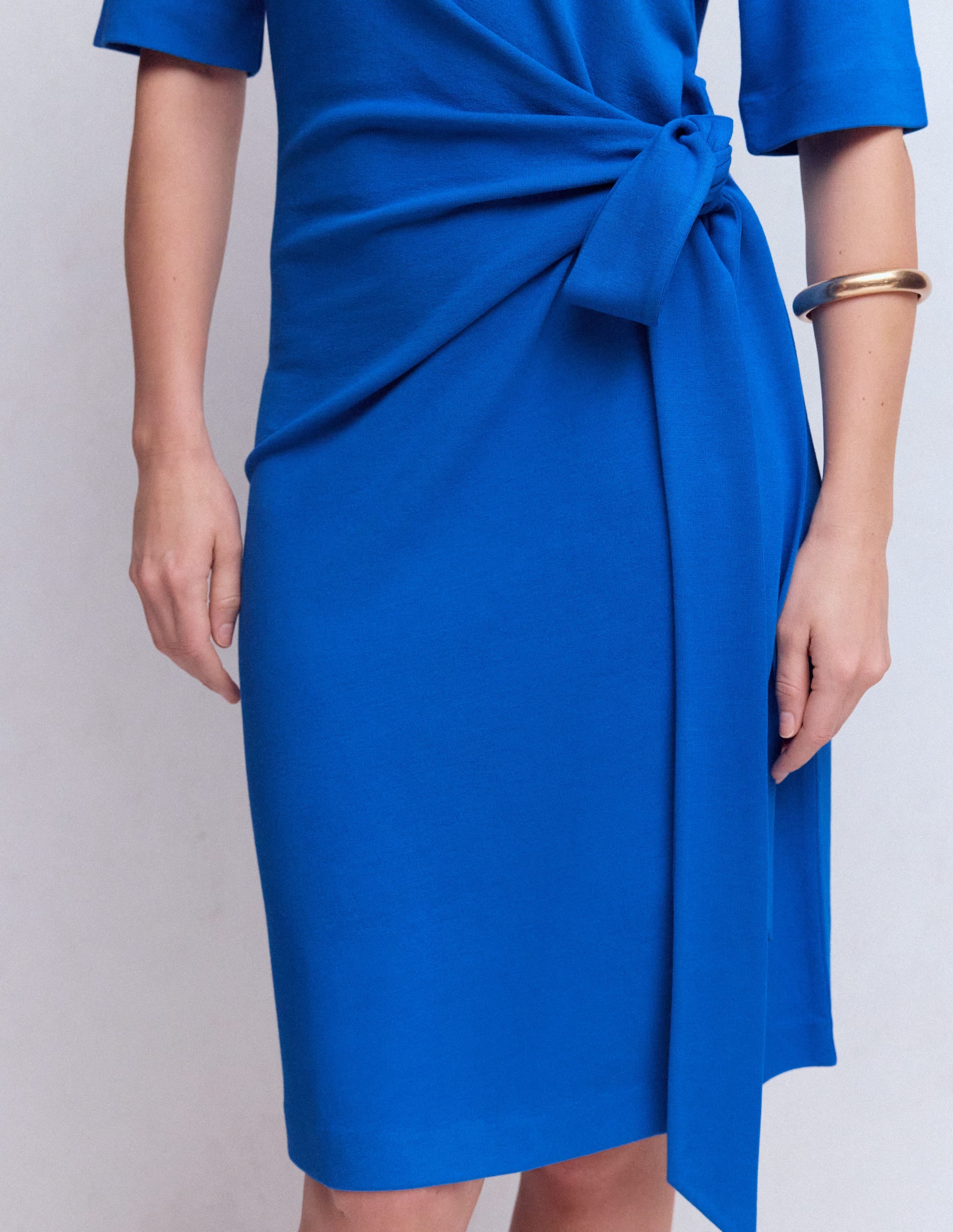 Robe courte Zinnia en jersey à nouer-Bleu Martin-pêcheur - Image 2