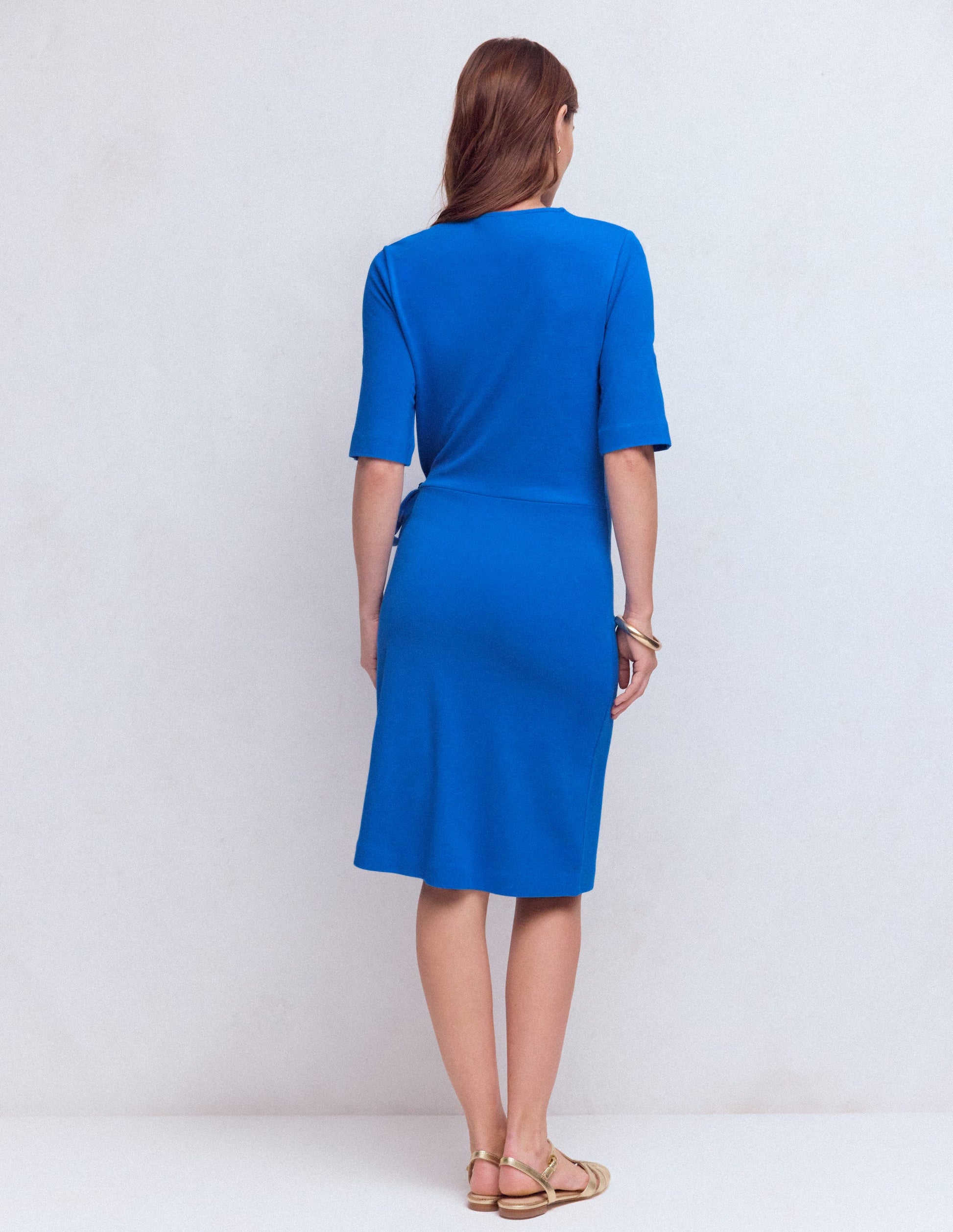 Zinnia Kurzes Jerseykleid zum Binden-Blau-3