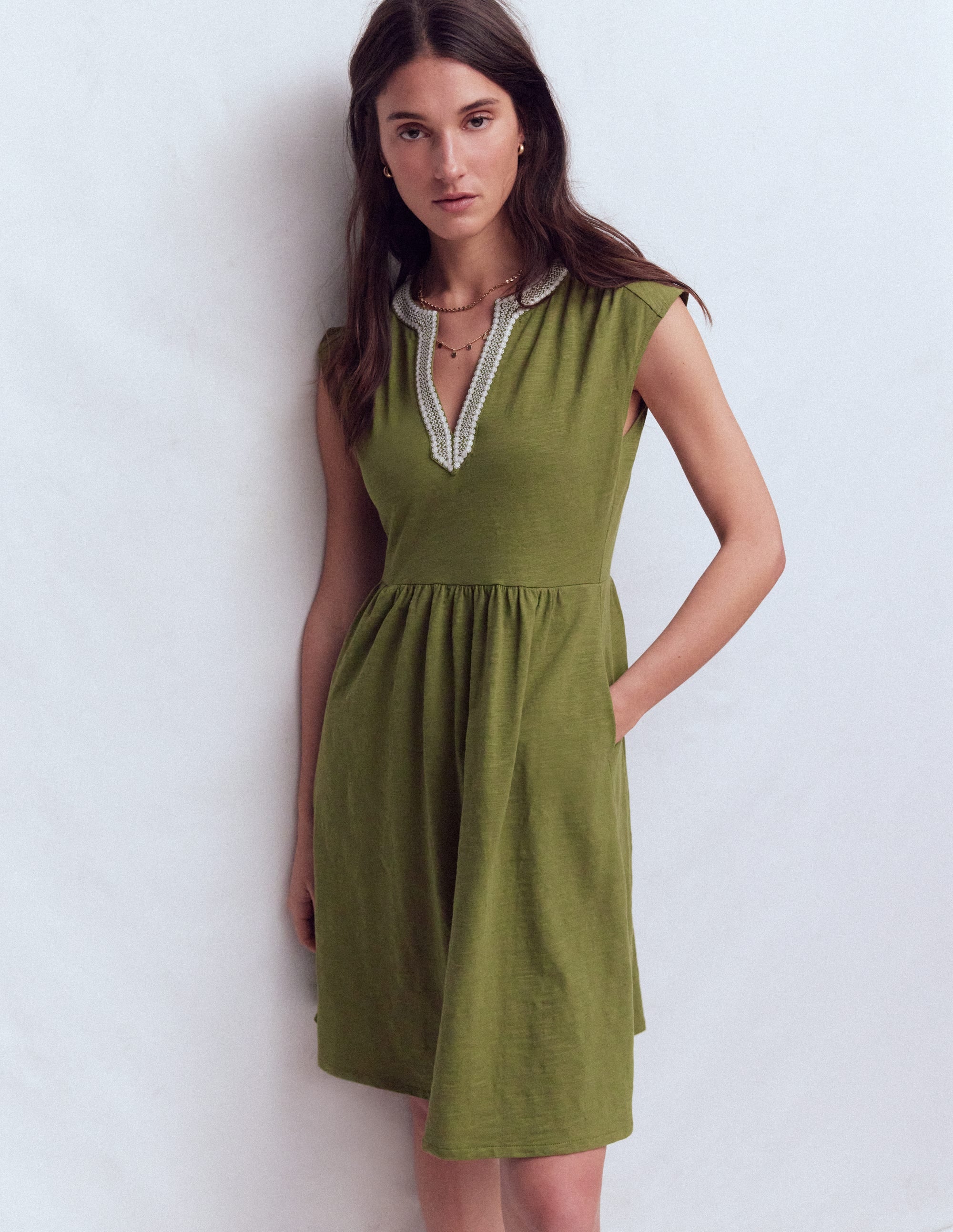 May Kurzes, besticktes Kleid-Olive - Image 4