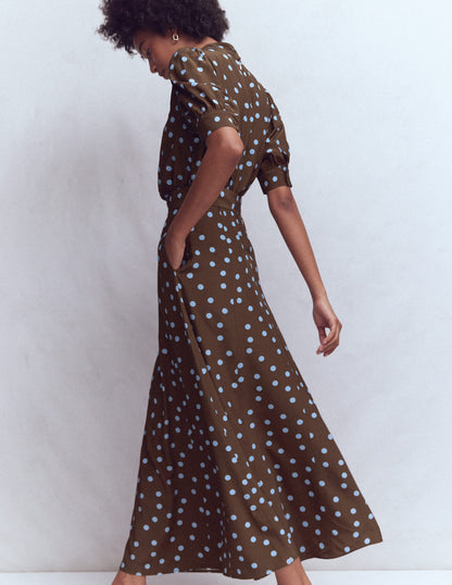 Hochgeschlossenes Kleid mit Gürtel-Blumenerde Fleck-5