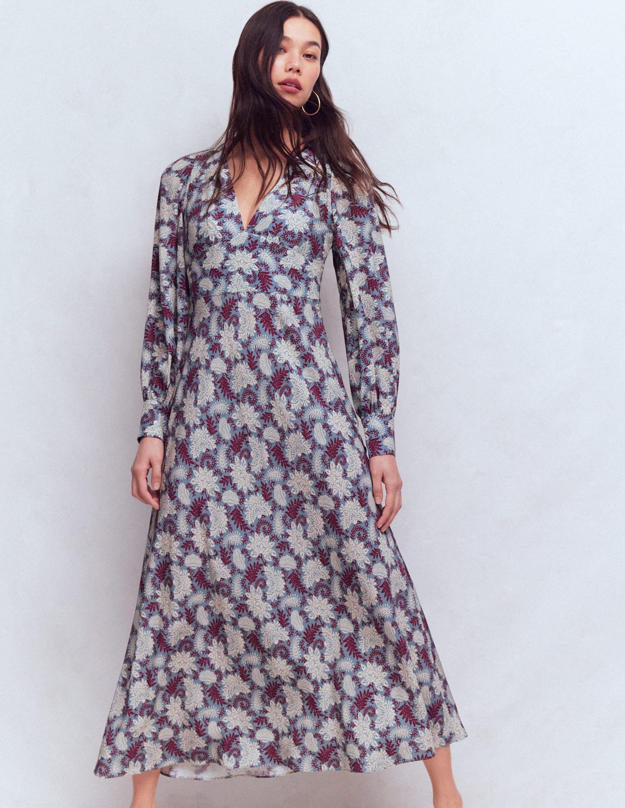 Kleid mit V-Ausschnitt und Blousonärmeln-Bunt Blühende Flora - Image 1