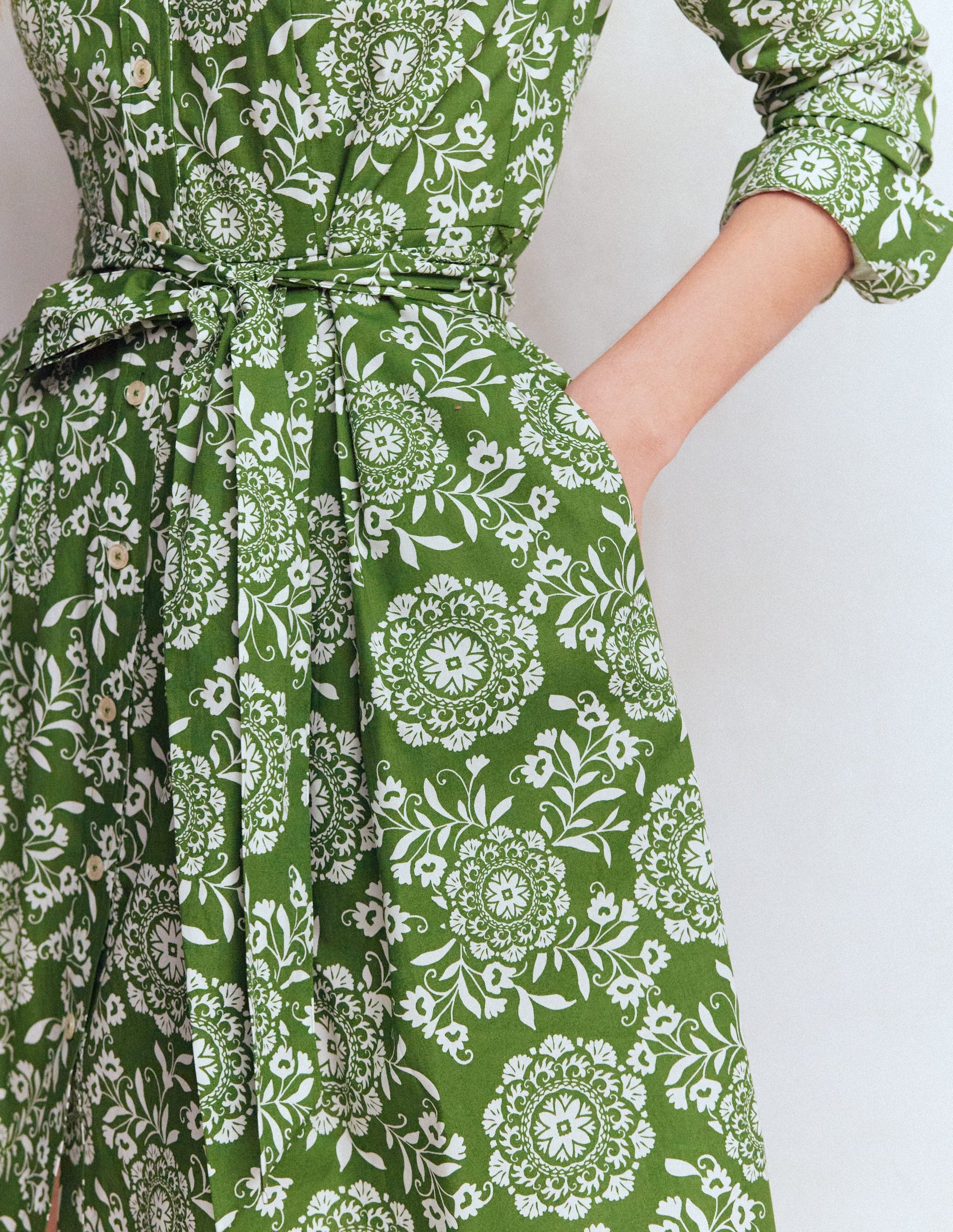 Alexa Langärmliges, kurzes Kleid-Grün, Dekorative Blüten-2