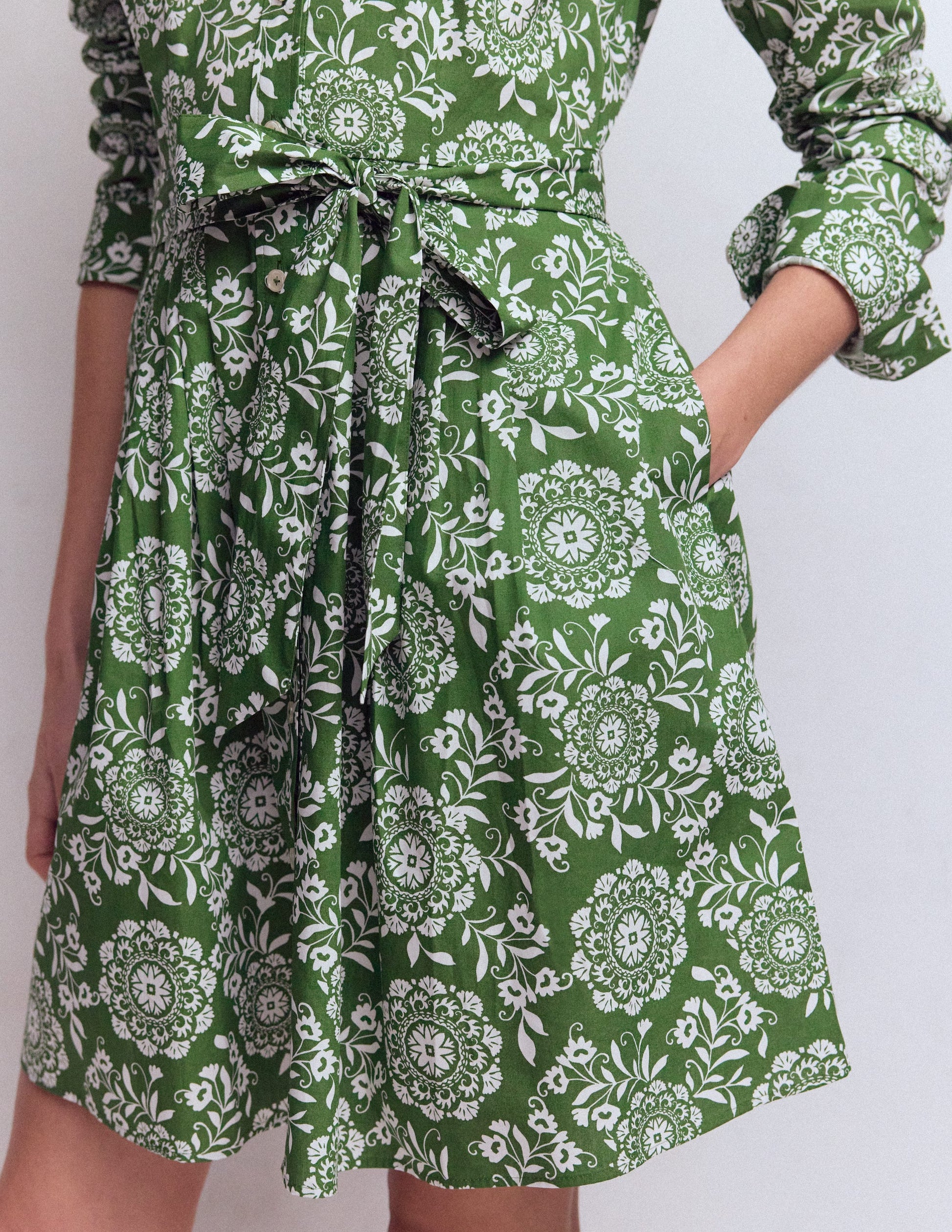 Alexa Langärmliges, kurzes Kleid-Hofgrün, Dekorative Blüten-5