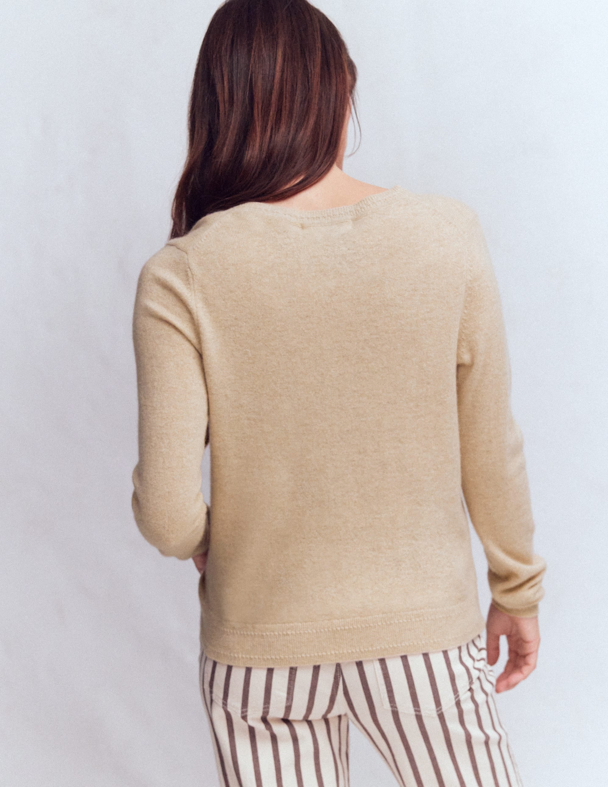 Eva Kaschmirpullover mit V-Ausschnitt-Graubraun Meliert - Image 3