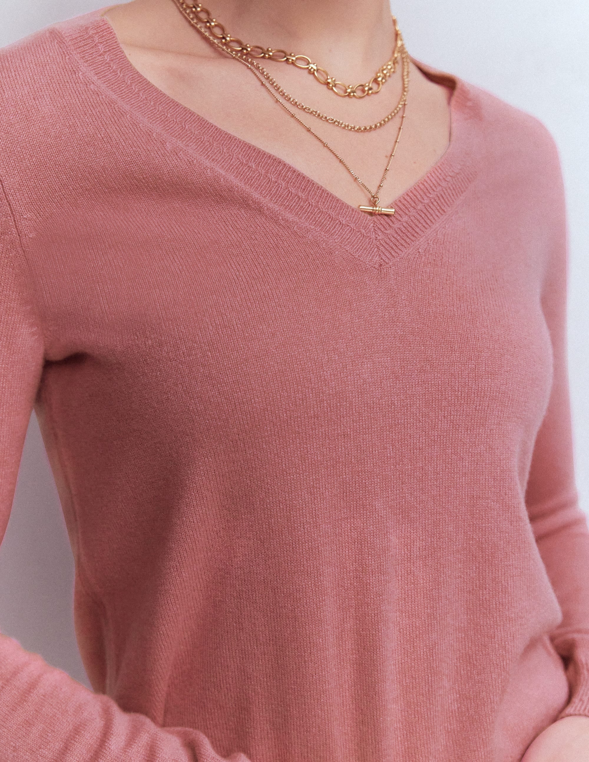 Pull Eva col V en cachemire-Rose camélia - Image 2