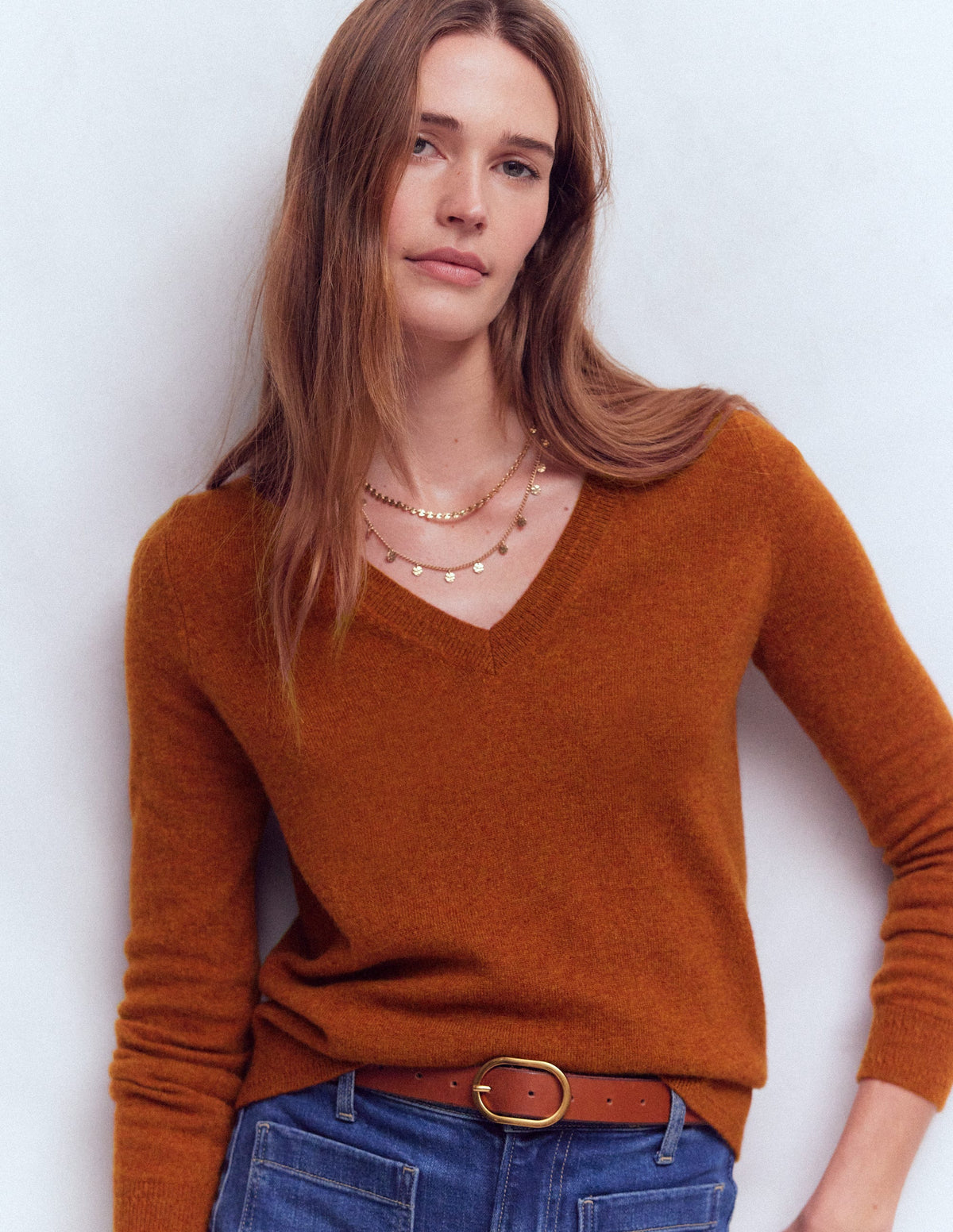 Eva Cashmere V-neck Jumper-Cognac Melange - Image 4