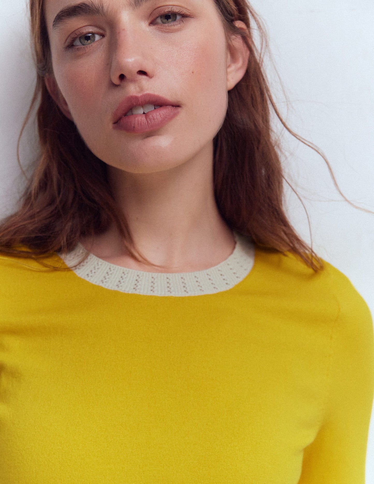 Emilia Baumwoll-T-Shirt mit Rundhalsausschnitt-Ananasgelb, Naturweiß