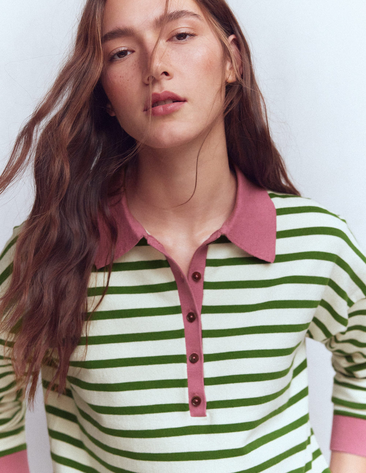 Lara Henley-Pullover aus Baumwolle-Warmes Naturweiß, Hofgrün Streifen - Image 2