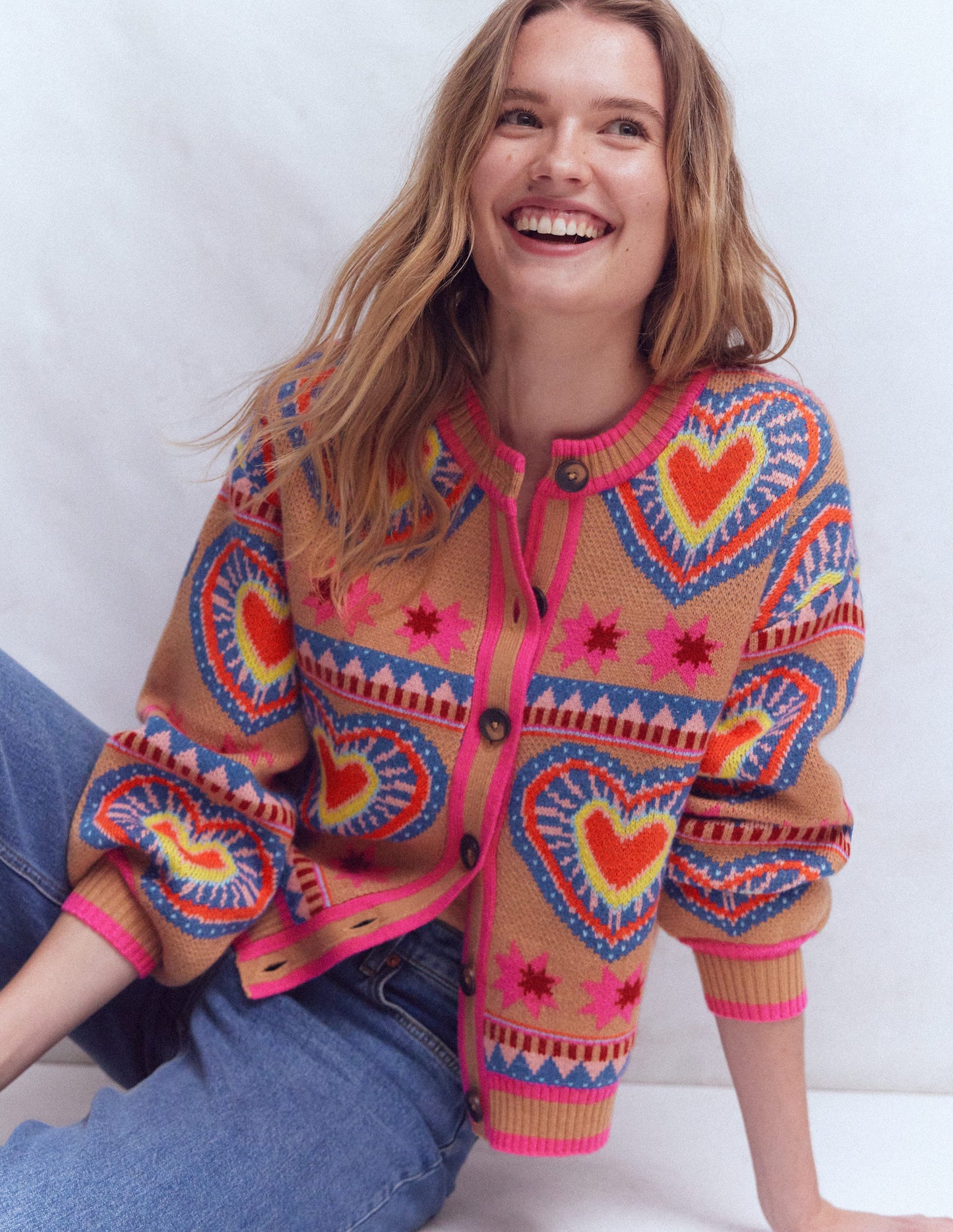 Abi Jacquard-Strickjacke-Kamelbraun Meliert, Herzen