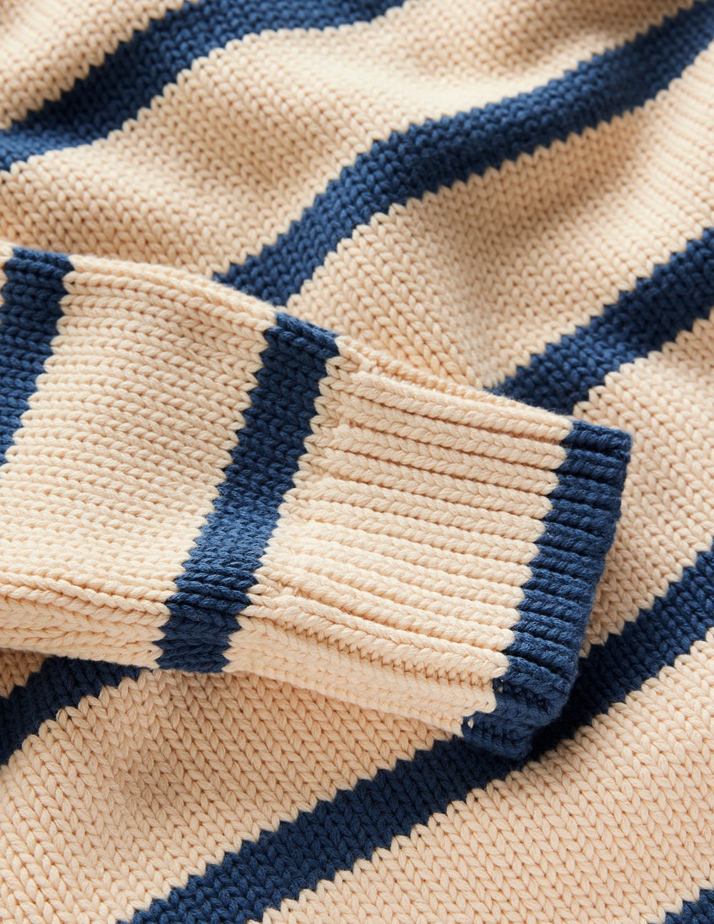 Lucy Oversize-Baumwollpullover-Mandelmilch/Denim-Blau Streifen - Image 8