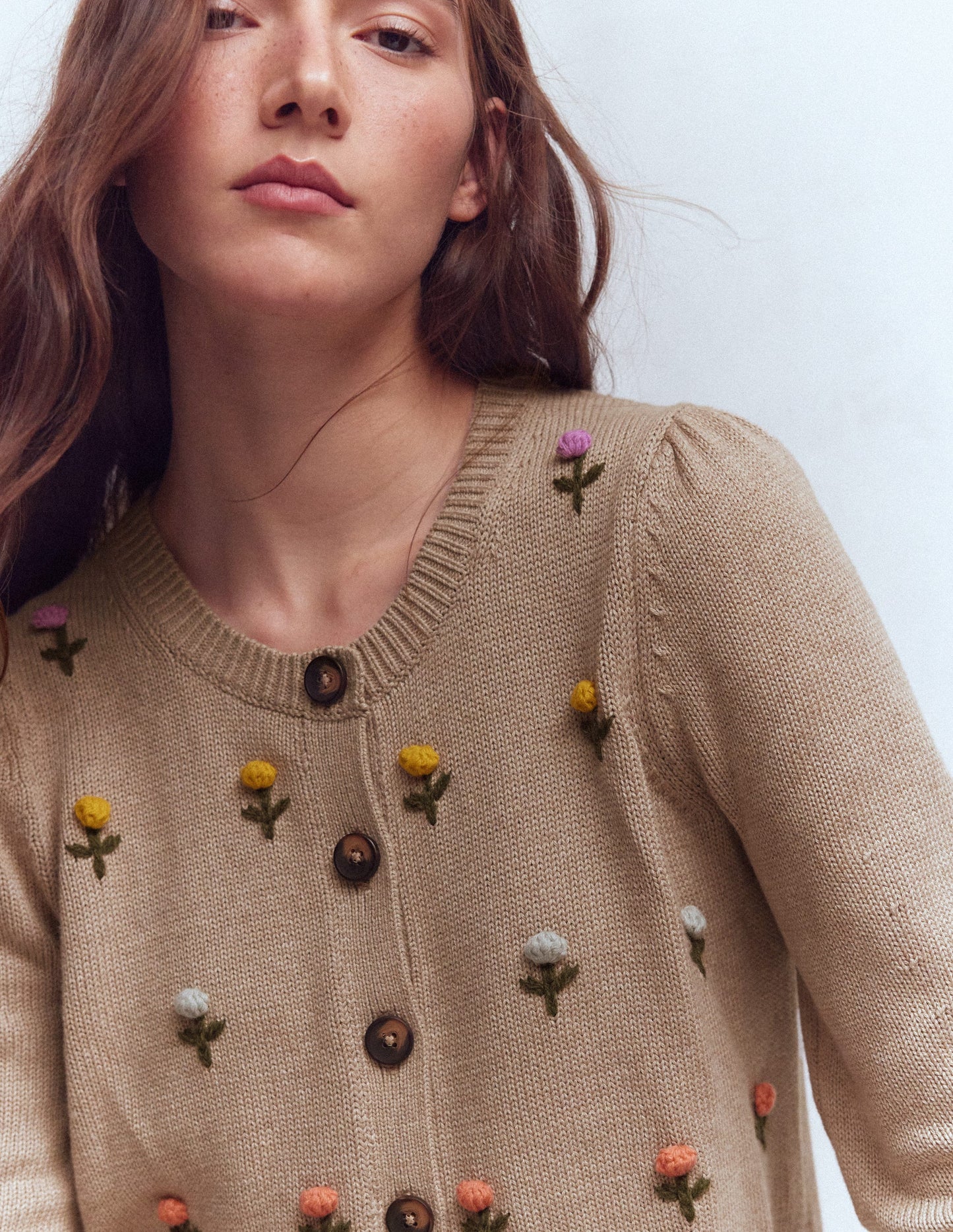 Davina Strickjacke mit Puffärmeln-Chinchilla Stickerei